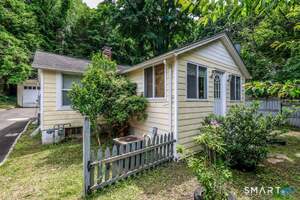 70 Dodgingtown, Bethel