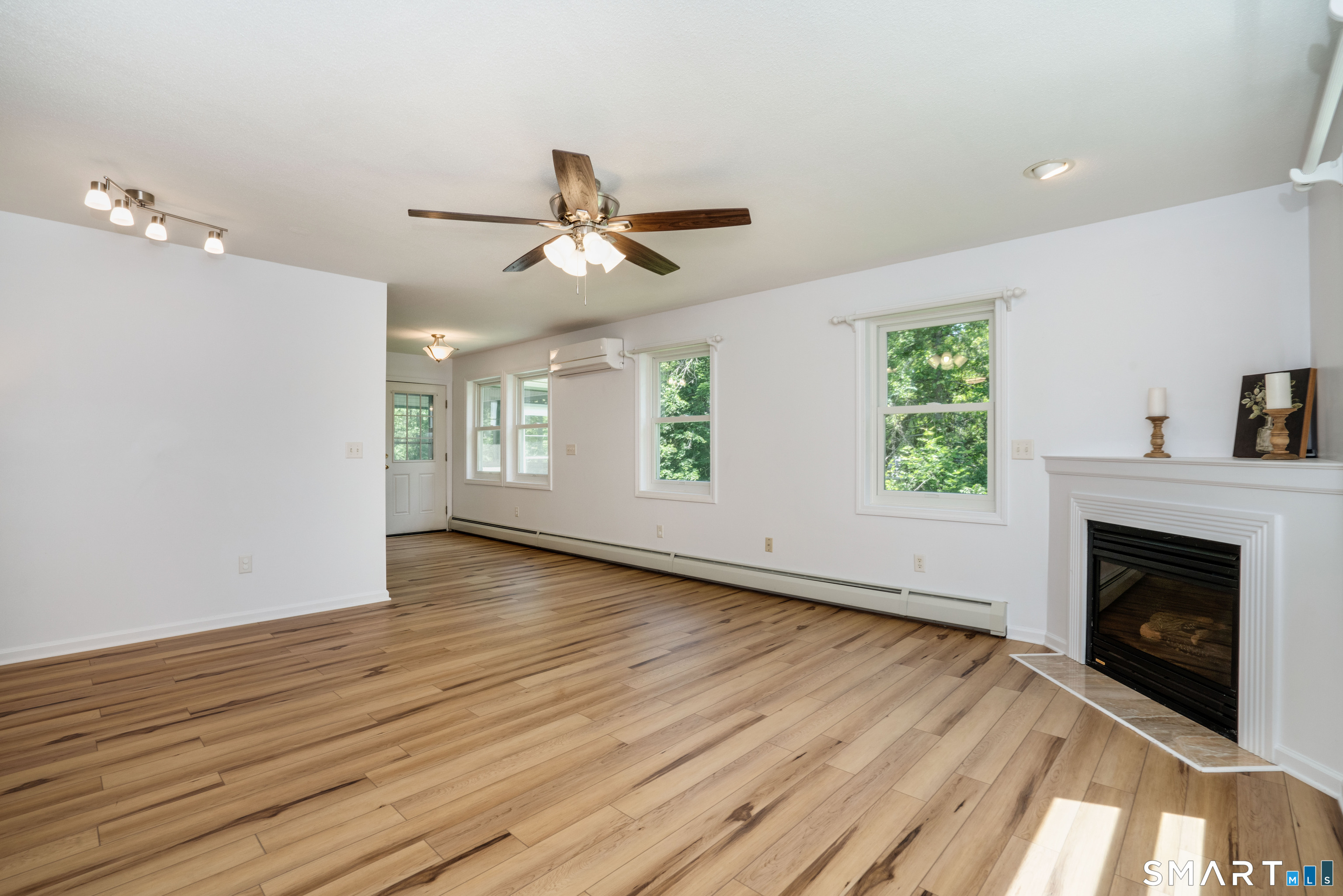 Homes for sale in Windsor, CT | 10 Scherer Ln, Windsor, CT 06095 | MLS# 24182234