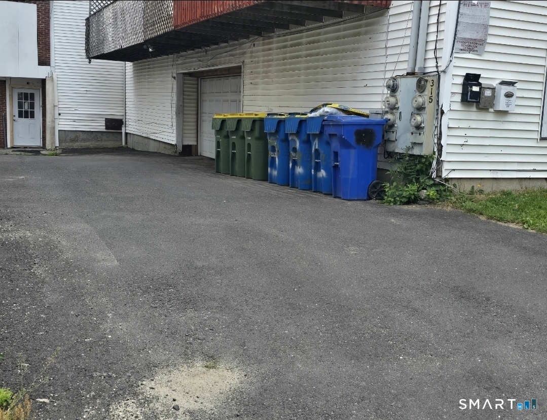 Homes for sale in Waterbury, CT | 315 Congress Ave #C, Waterbury, CT 06708 | MLS# 24182249