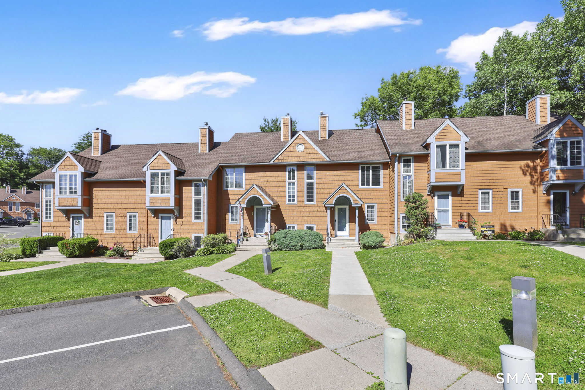 Homes for sale in East Windsor, CT | 8 Julia Ct #8, East Windsor, CT 06016 | MLS# 24182483