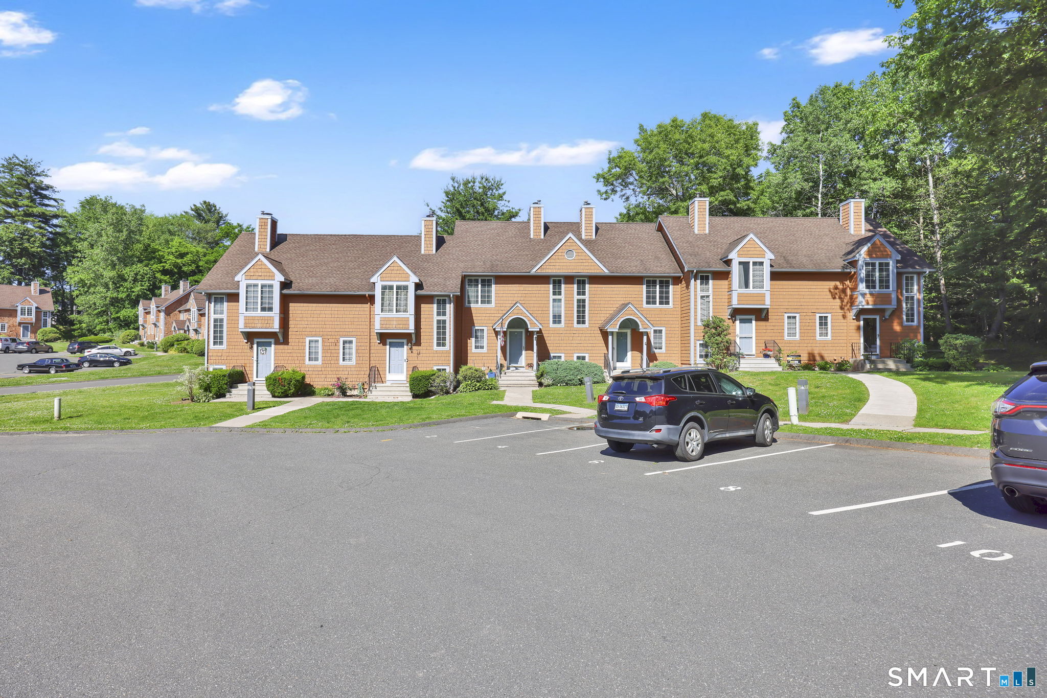 Homes for sale in East Windsor, CT | 8 Julia Ct #8, East Windsor, CT 06016 | MLS# 24182483