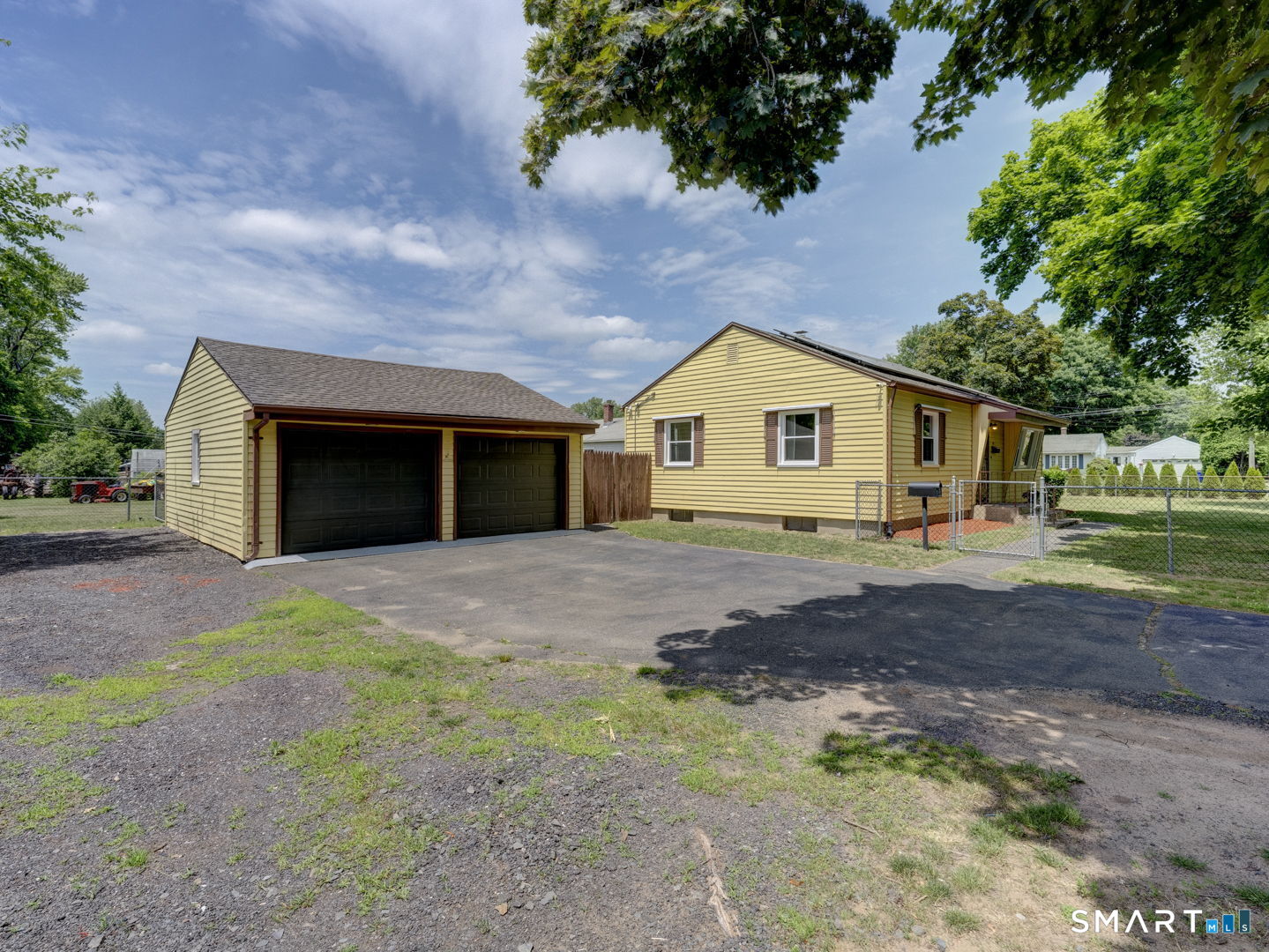 Homes for sale in Windsor Locks, CT | 63 Darien Dr, Windsor Locks, CT 06096 | MLS# 24183451