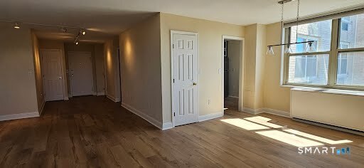 Homes for sale in Stamford, CT | 1 Strawberry Hill Ct #6J, Stamford, CT 06902 | MLS# 24182919