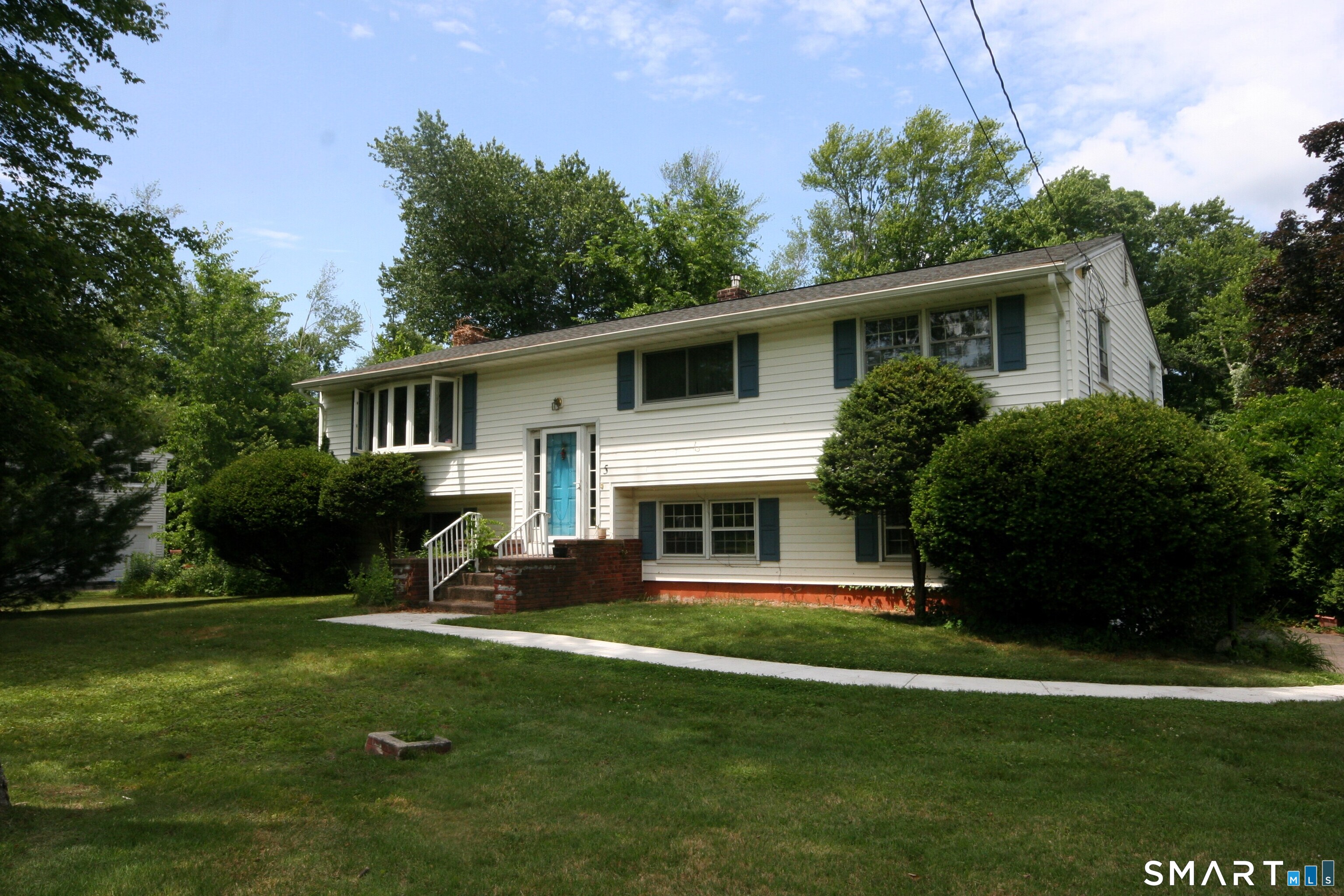 5 Leighton Court