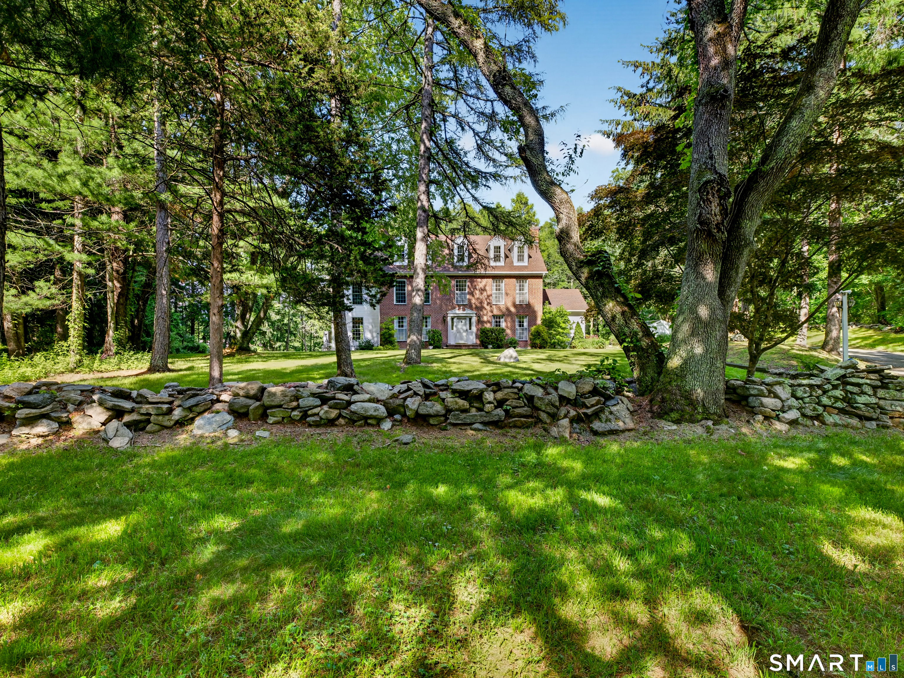 2 Larchwood Lane photo 8