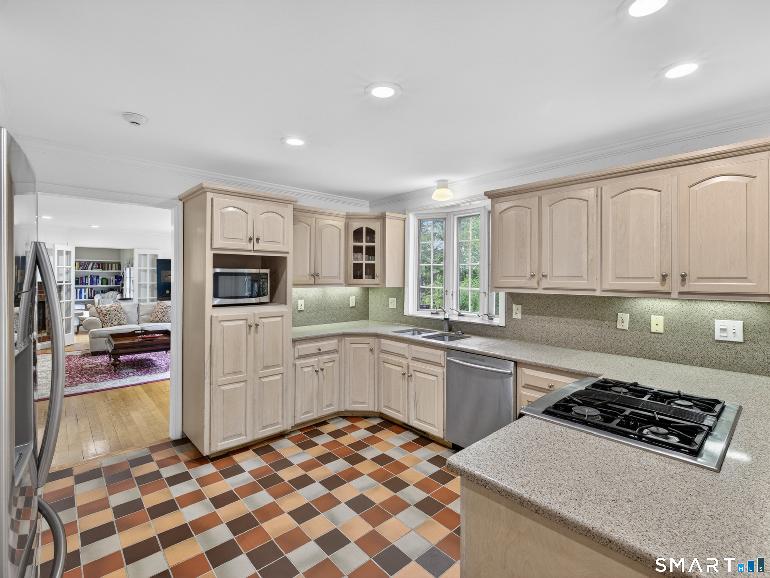 2 Larchwood Lane photo 13