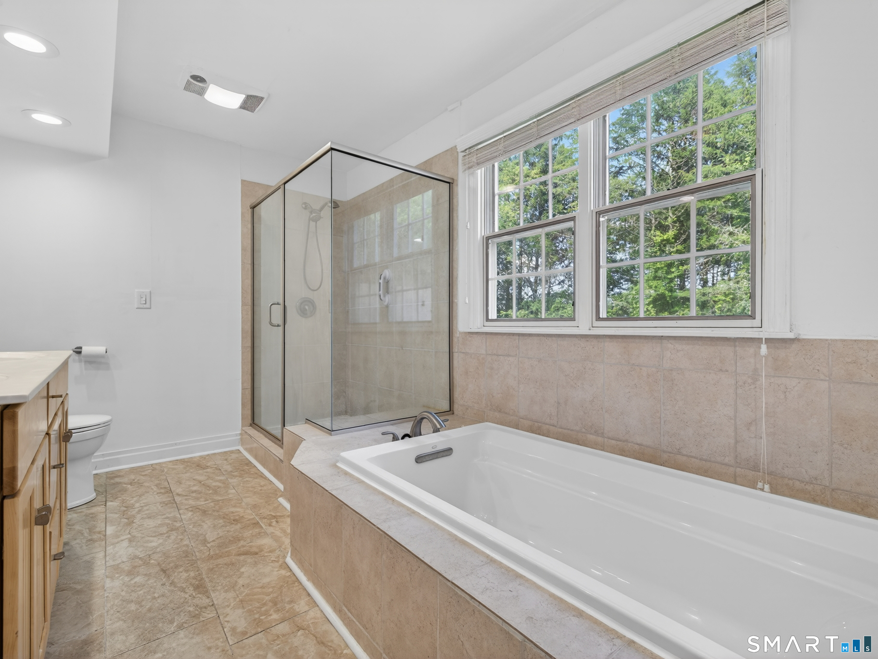 2 Larchwood Lane photo 23