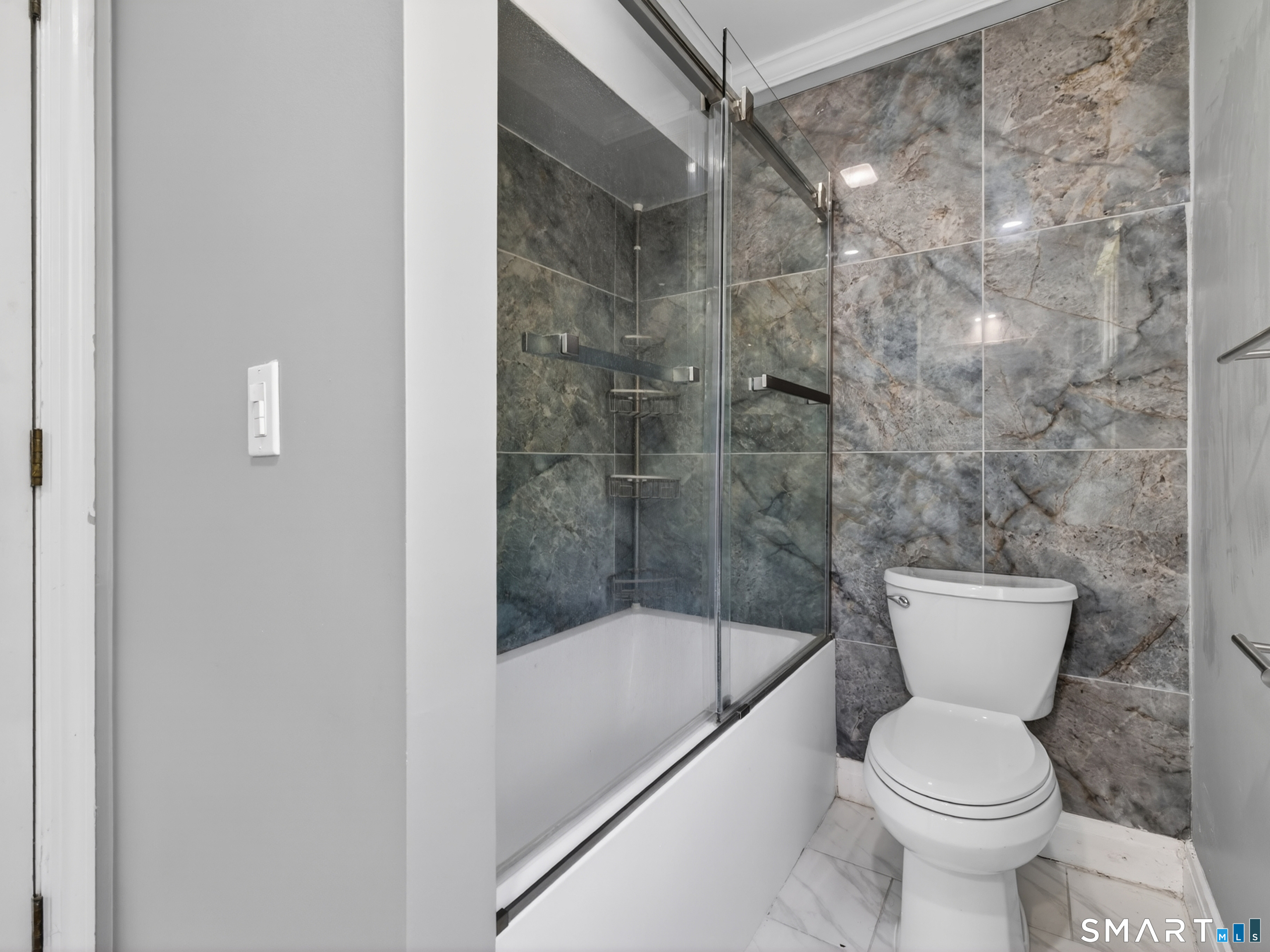 2 Larchwood Lane photo 25
