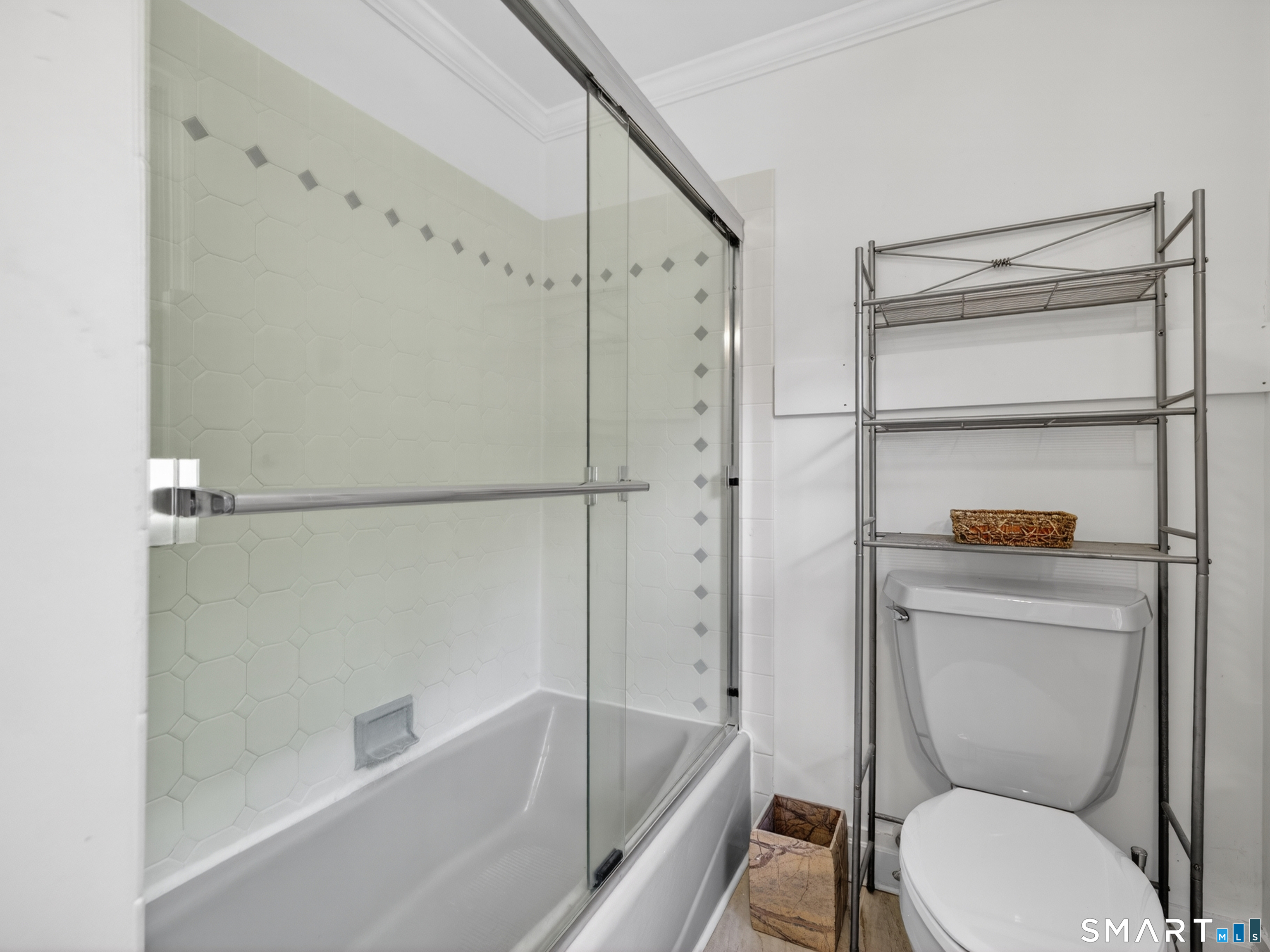 2 Larchwood Lane photo 32