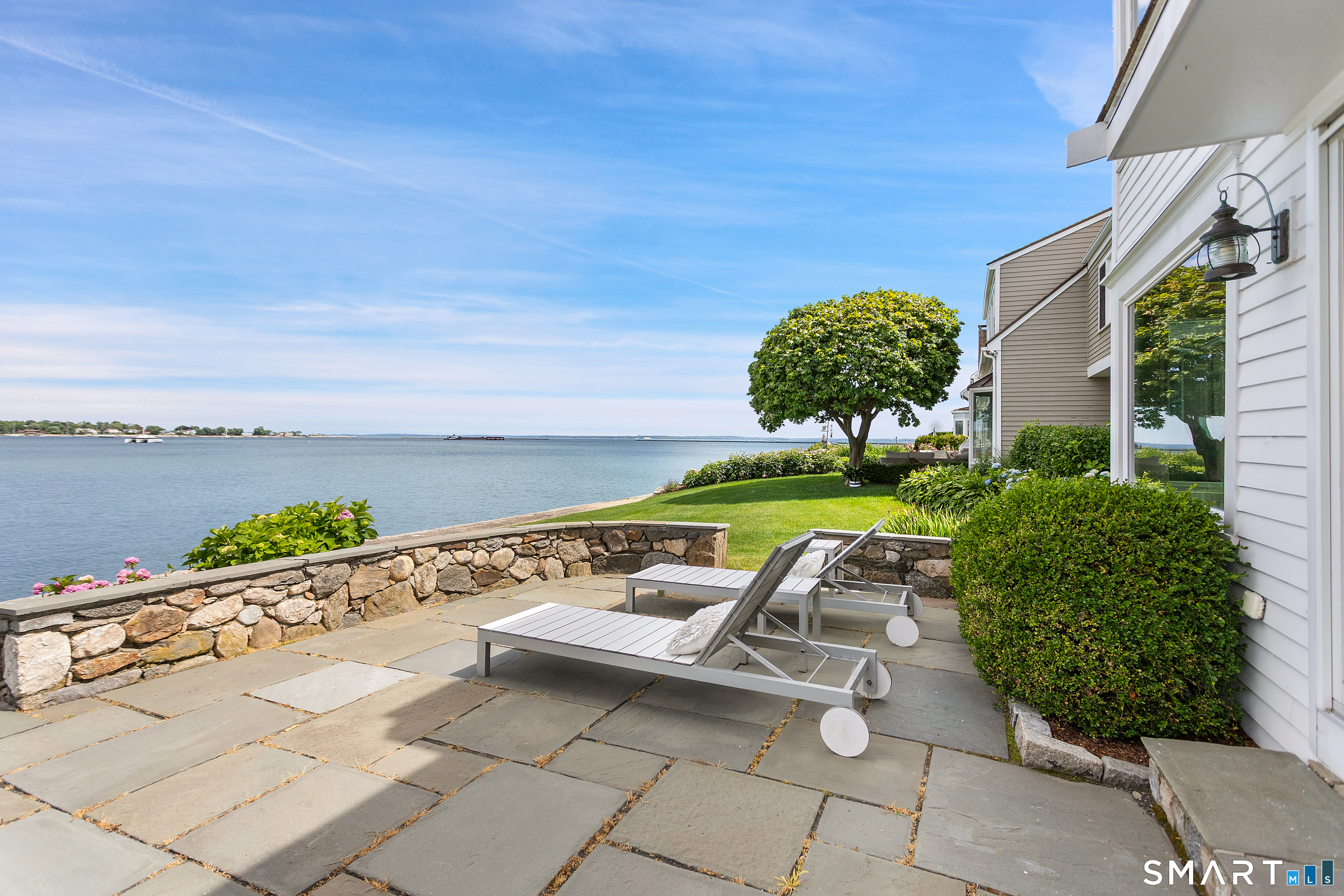 182 Dolphin Cove Quay, Stamford, Connecticut photo 2