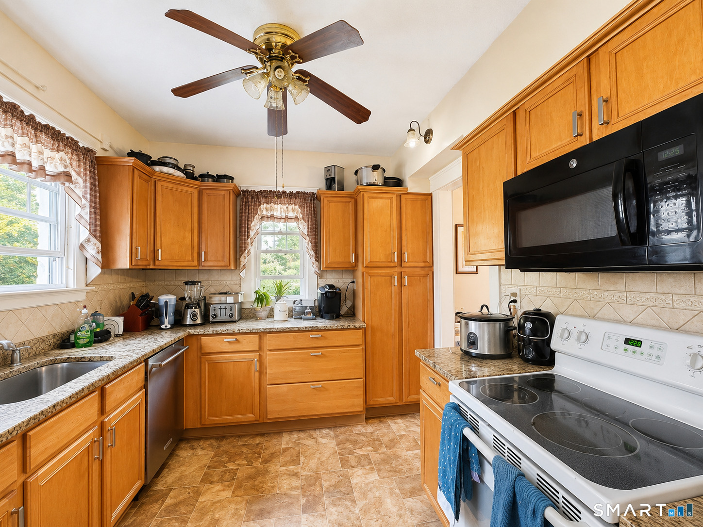Homes for sale in North Haven, CT | 195 Montowese Ave, North Haven, CT 06473 | MLS# 24184236
