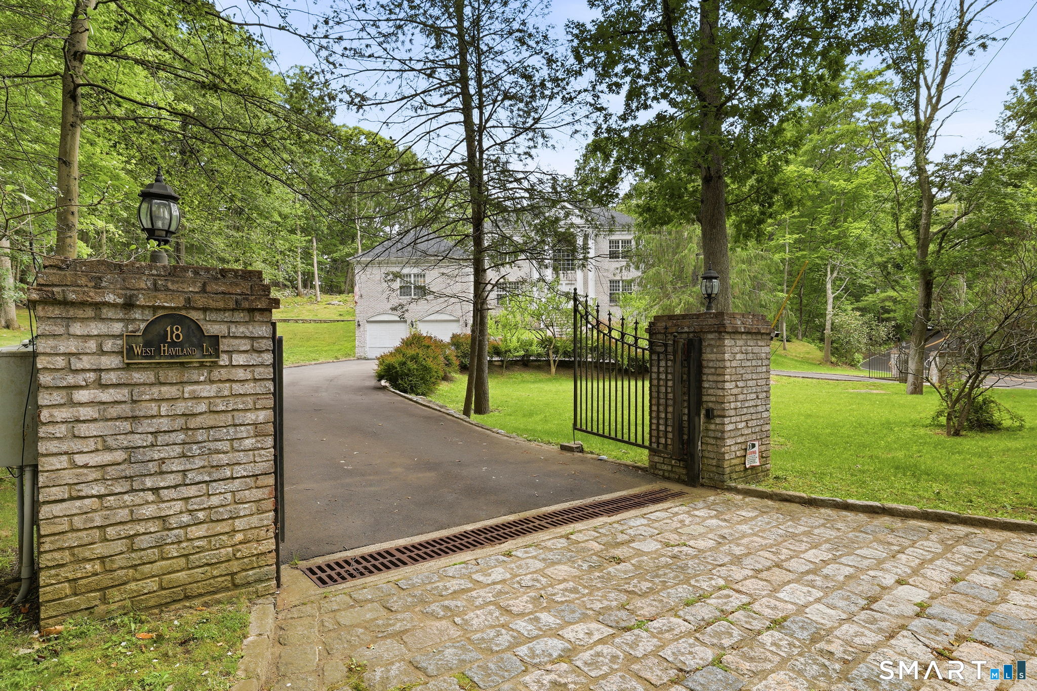 18 West Haviland Lane, Stamford, Connecticut photo 2