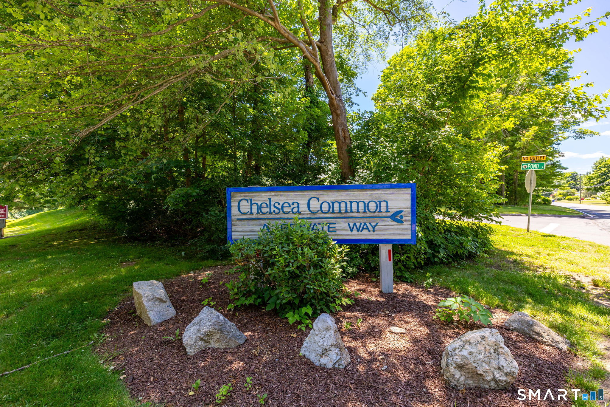 Homes for sale in East Granby, CT | 48 Chelsea Ln #48, East Granby, CT 06026 | MLS# 24183632