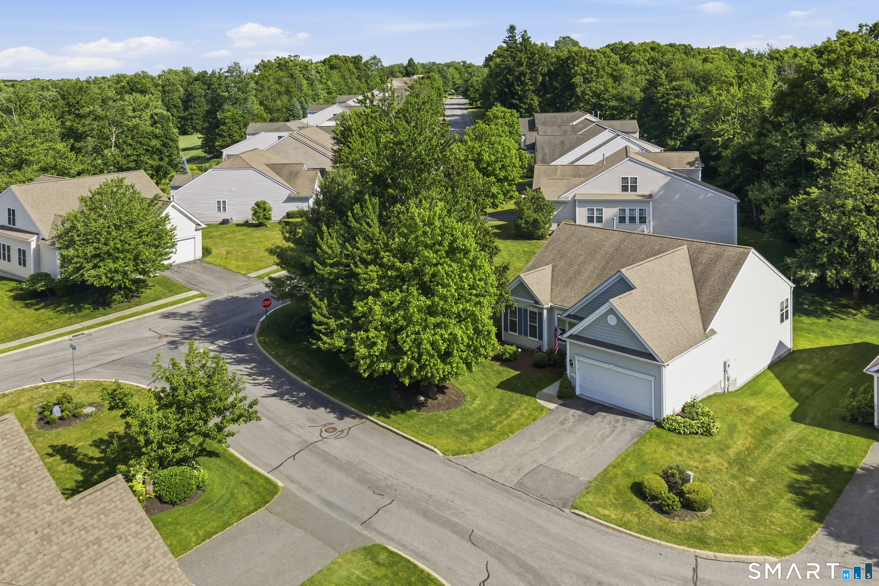 Homes for sale in Oxford, CT | 567 Inverness Ct #567, Oxford, CT 06478 | MLS# 24184754