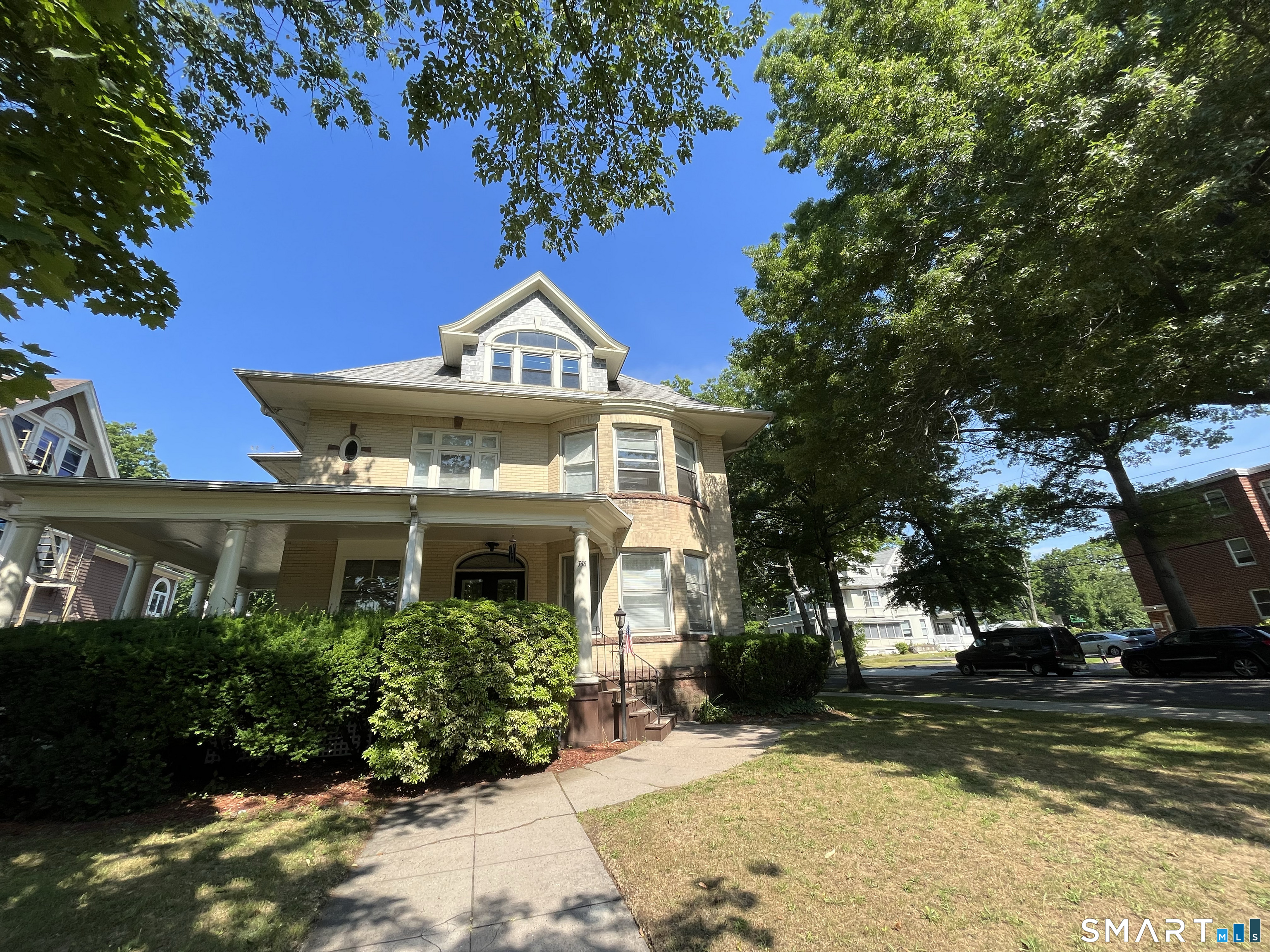 738 Whitney Avenue 3