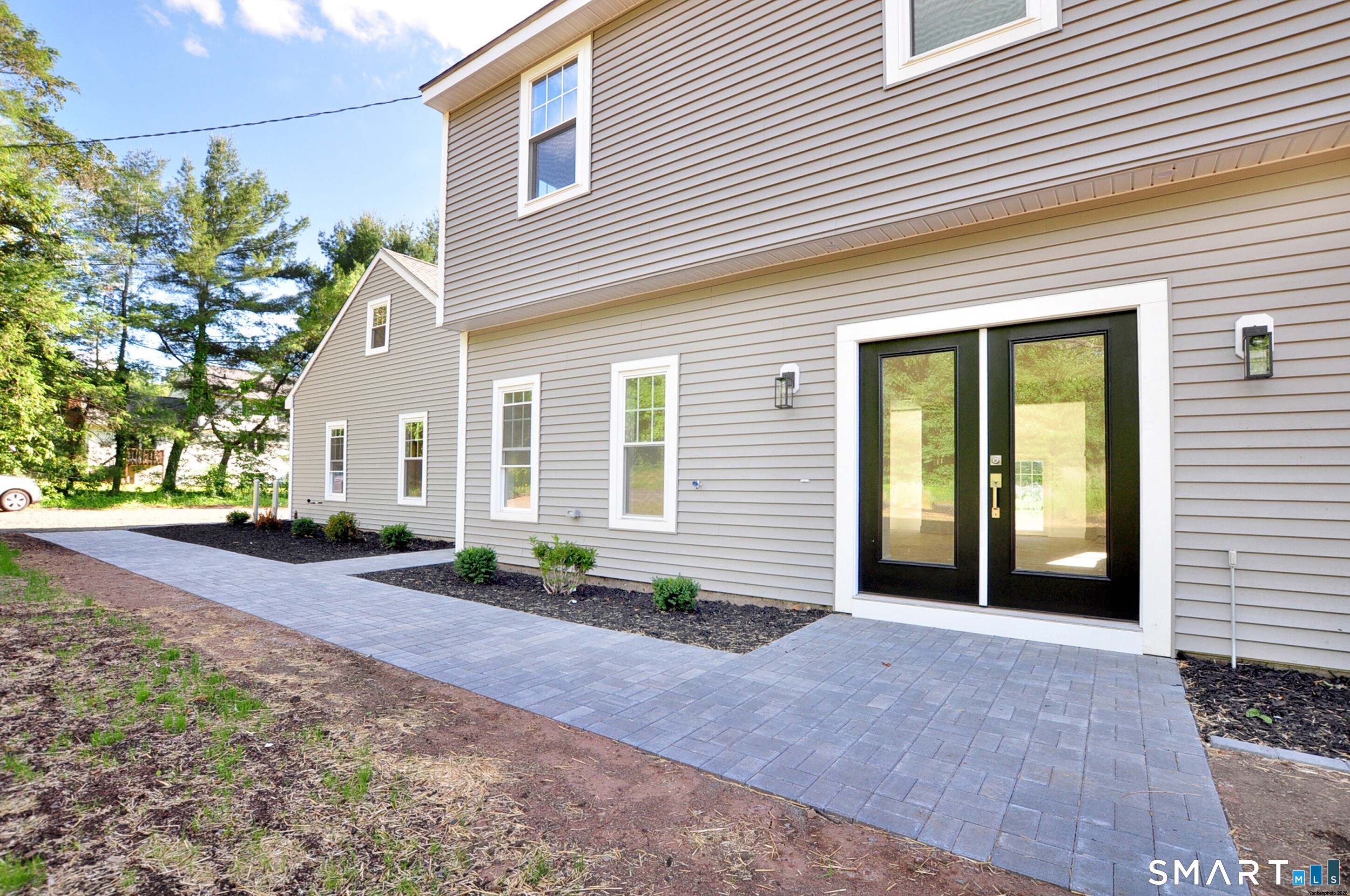 4th image of 398 Chamberlain Hwy, Berlin, CT 06037 | MLS# 24184035