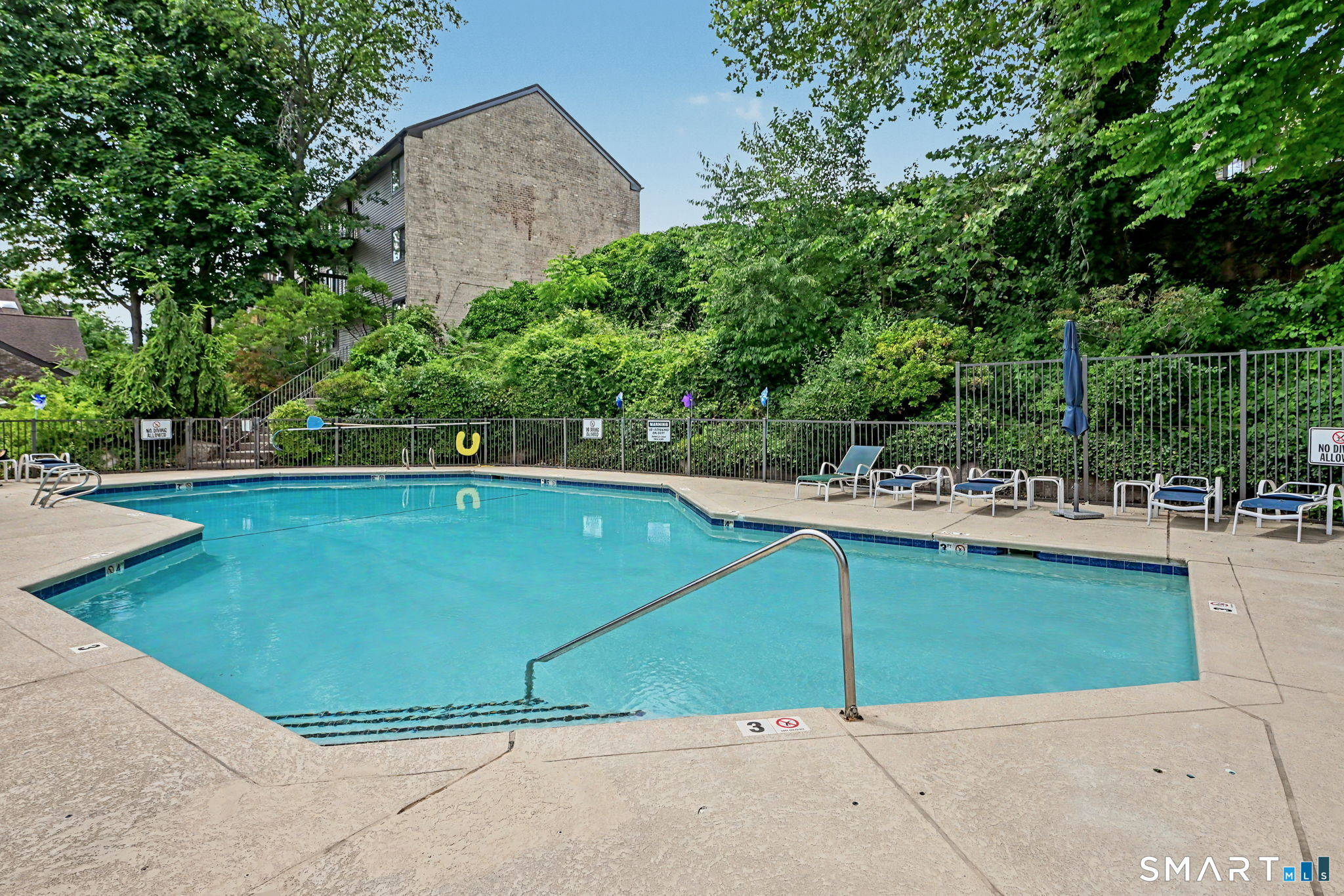 2435 Bedford Street 17B