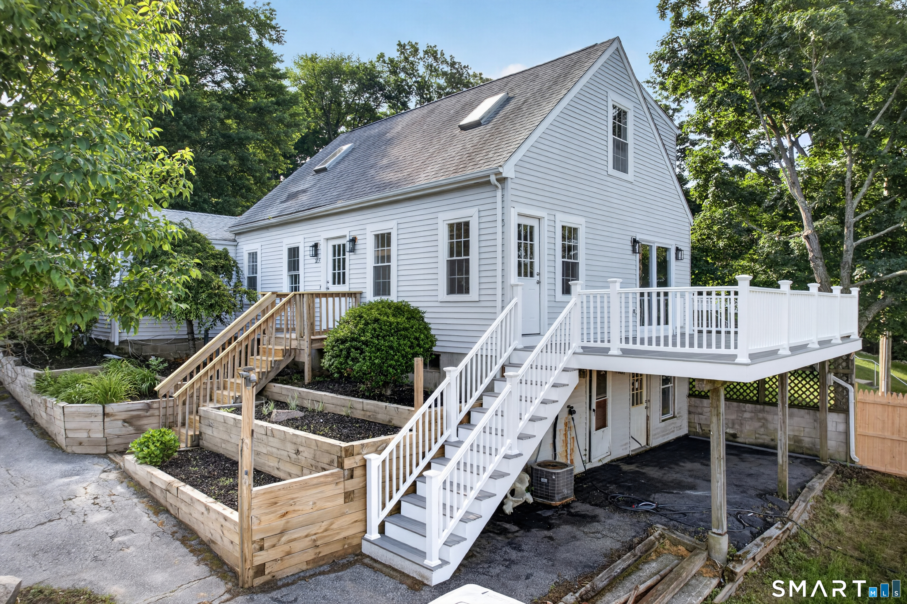 Homes for sale in East Lyme, CT | 205 Flanders Rd, East Lyme, CT 06357 | MLS# 24185104