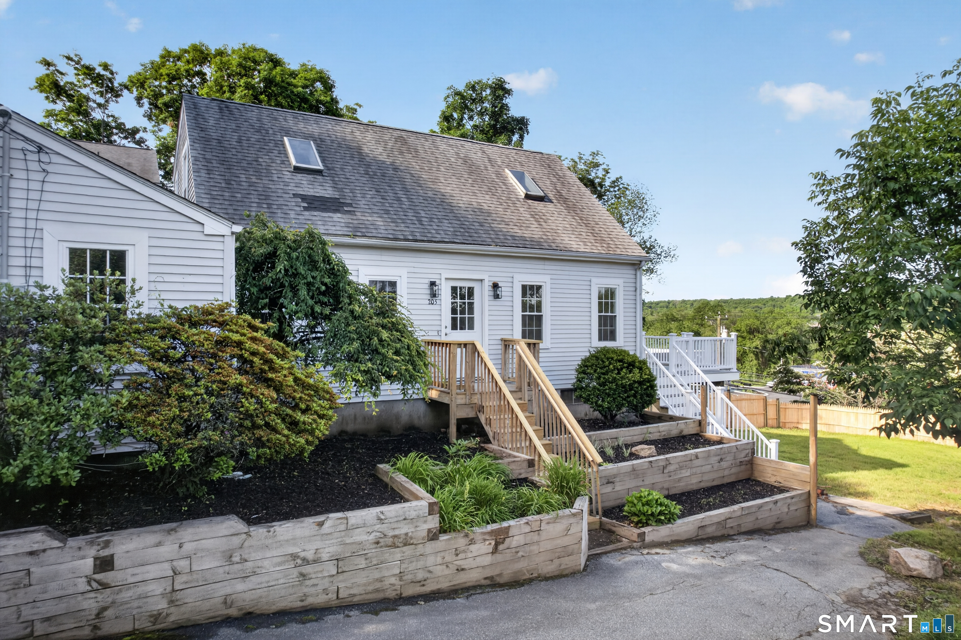 Homes for sale in East Lyme, CT | 205 Flanders Rd, East Lyme, CT 06357 | MLS# 24185104