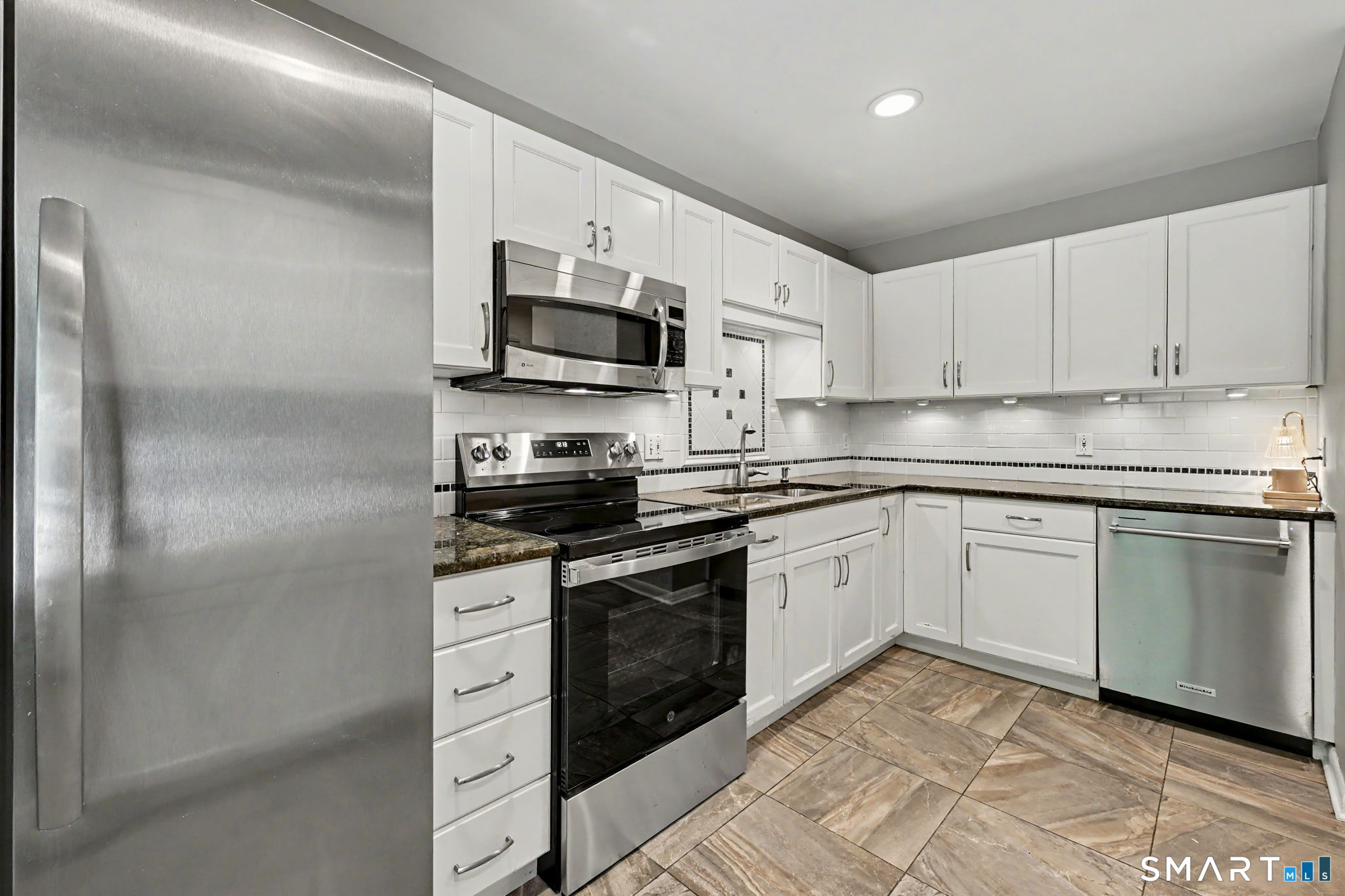 2435 Bedford Street 17B