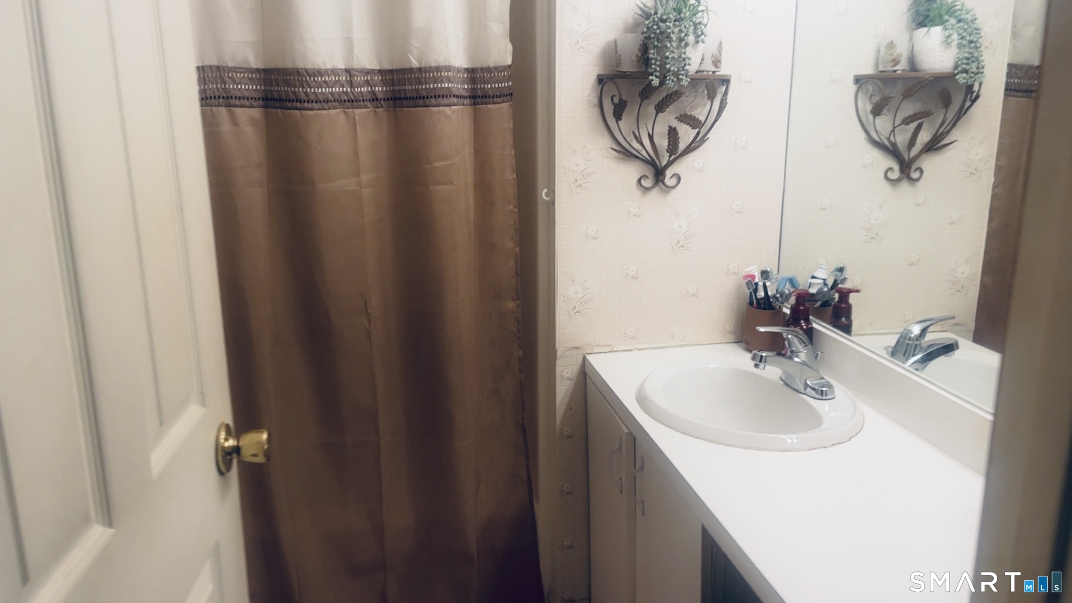 Homes for sale in Waterbury, CT | 827 Oronoke Rd #6-6, Waterbury, CT 06708 | MLS# 24185119