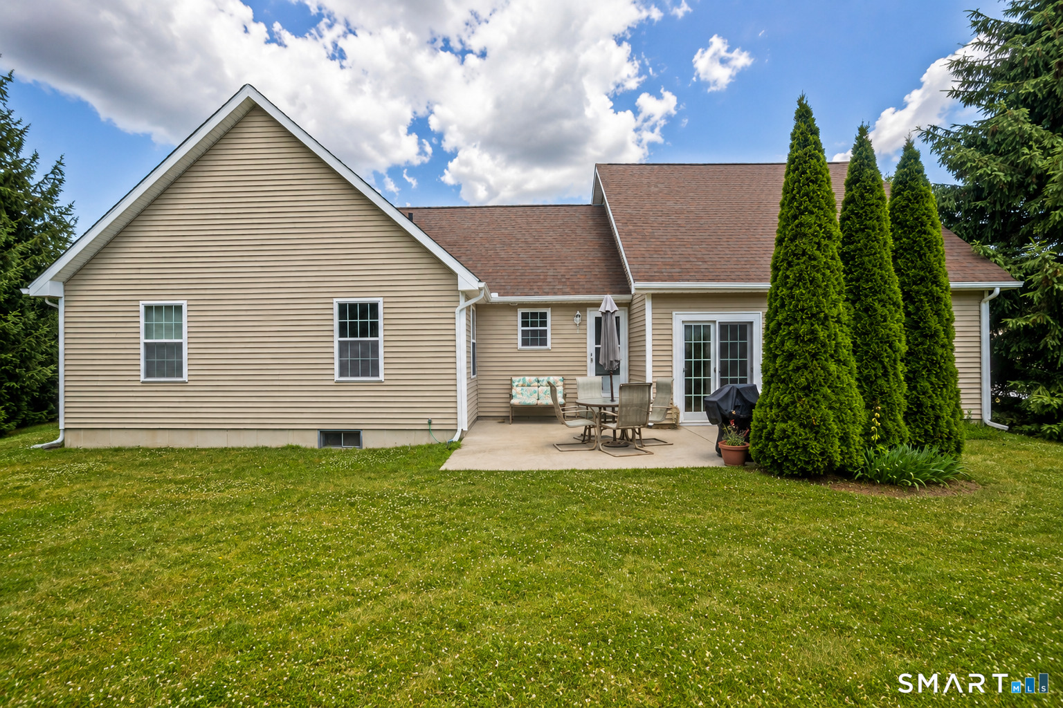 Homes for sale in East Hartford, CT | 33 Joanne Dr #33, East Hartford, CT 06108 | MLS# 24181043