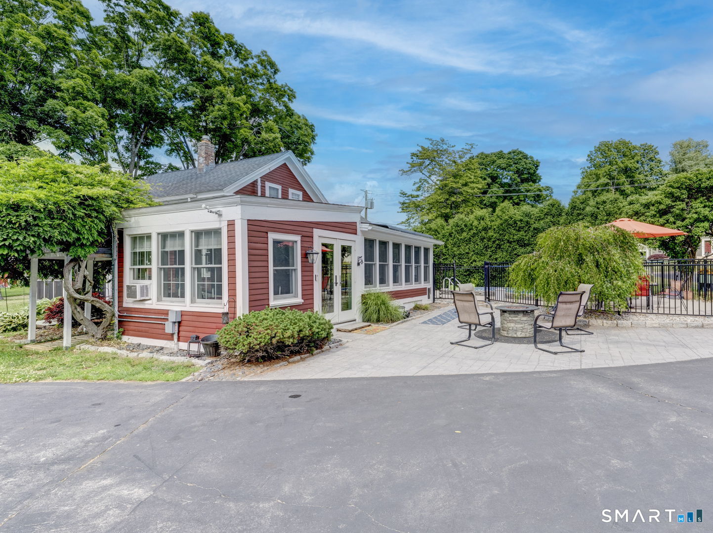 Homes for sale in Manchester, CT | 436 Middle Tpke E, Manchester, CT 06040 | MLS# 24182477