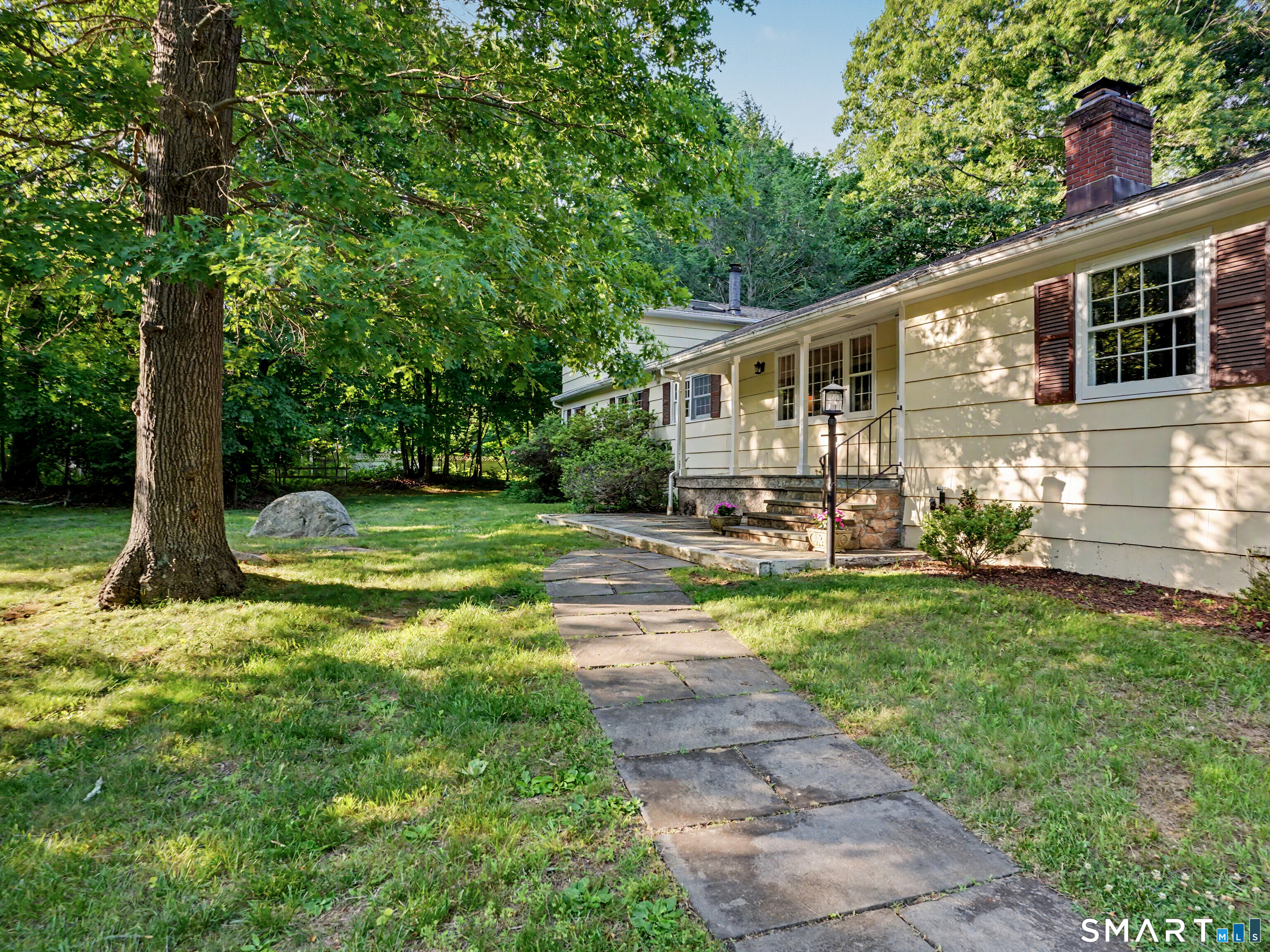 Homes for sale in Ridgefield, CT | 15 Flat Rock Dr, Ridgefield, CT 06877 | MLS# 24185334
