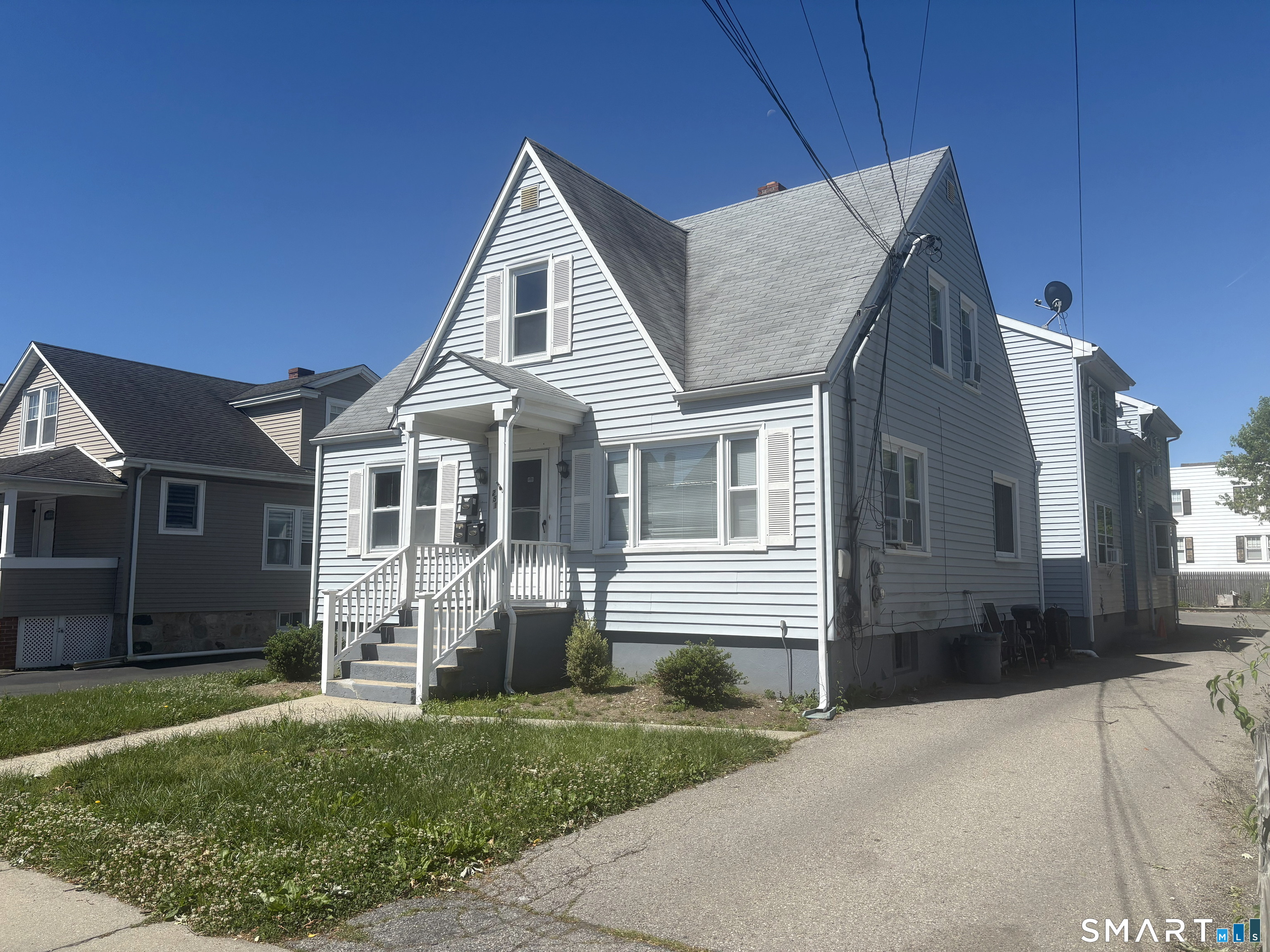 251 Seaside Avenue, Stamford