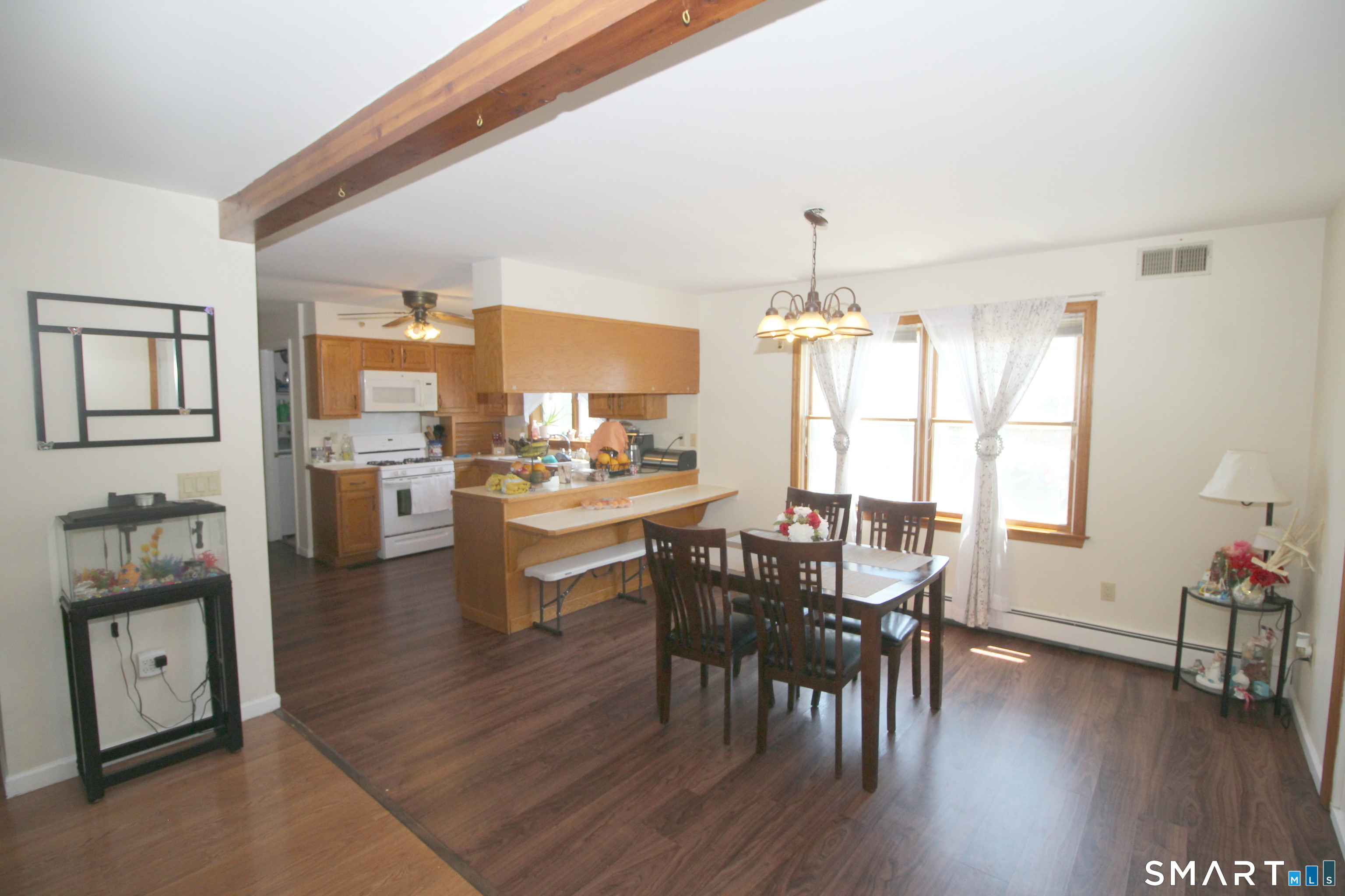 251 Seaside Avenue, Stamford, Connecticut photo 3