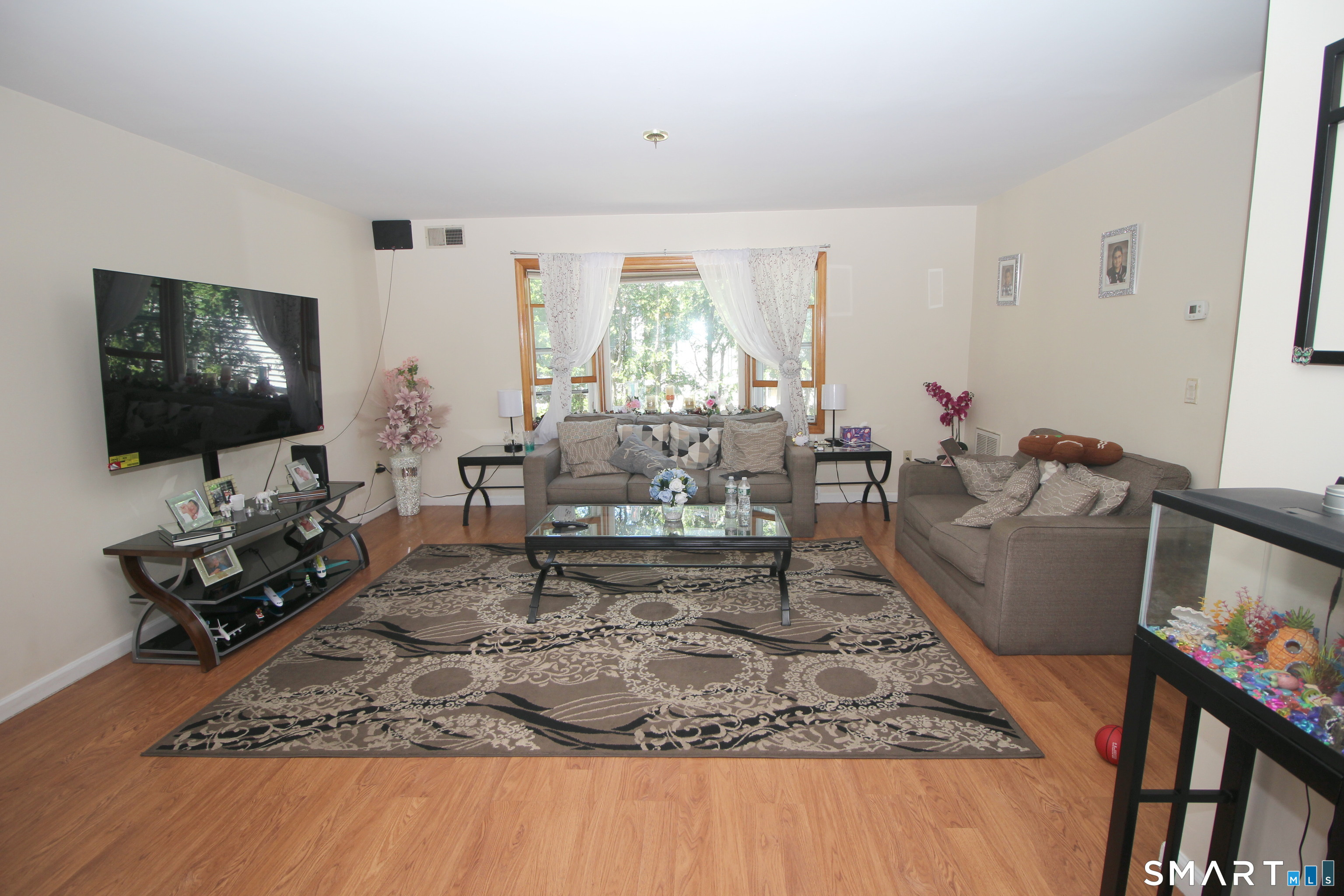 251 Seaside Avenue, Stamford, Connecticut photo 5