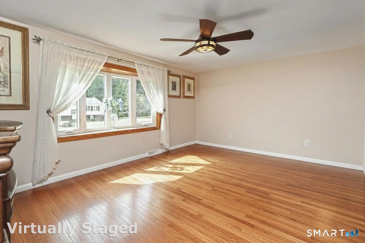 Homes for sale in Milford, CT | 30 Lakeview Dr, Milford, CT 06460 | MLS# 24181190
