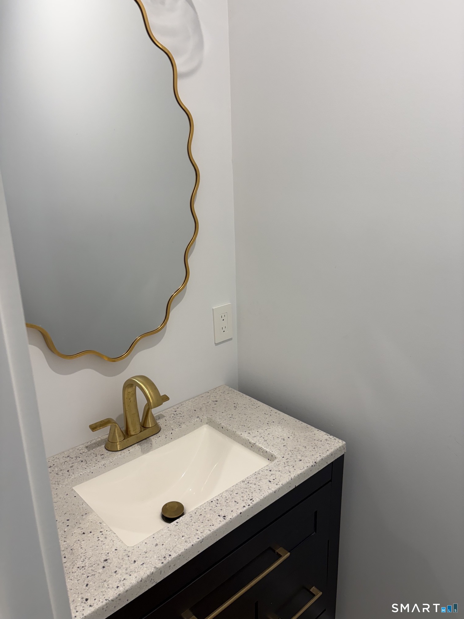 145 River Street photo 10