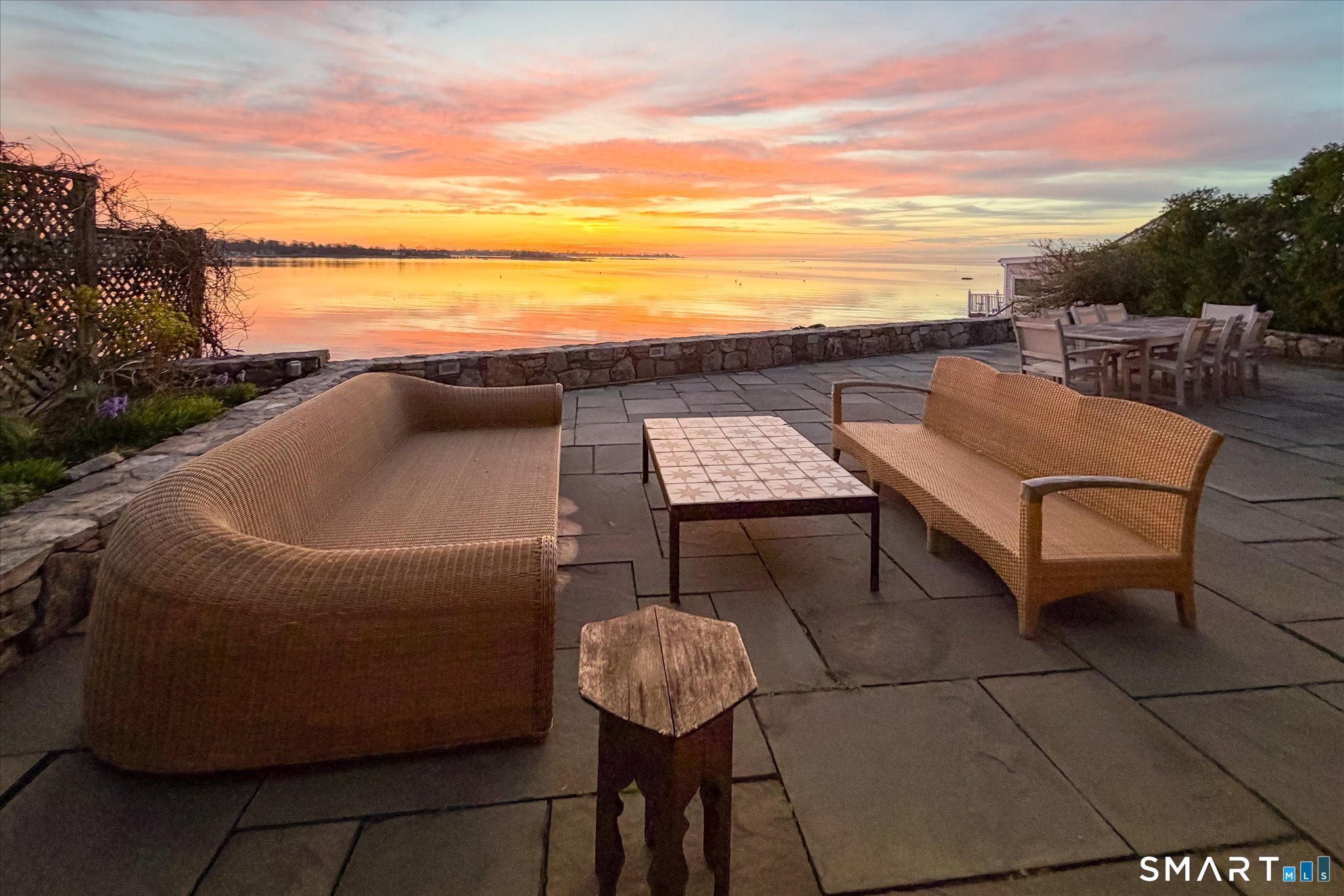 64 Ocean Drive East, Stamford, Connecticut photo 2