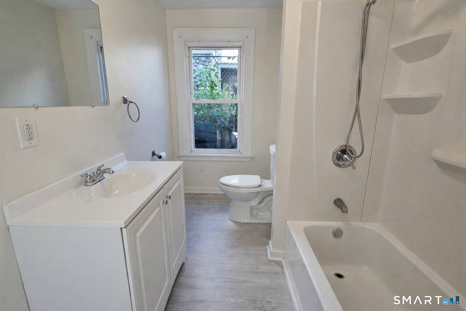 15 Bragaw Street photo 11