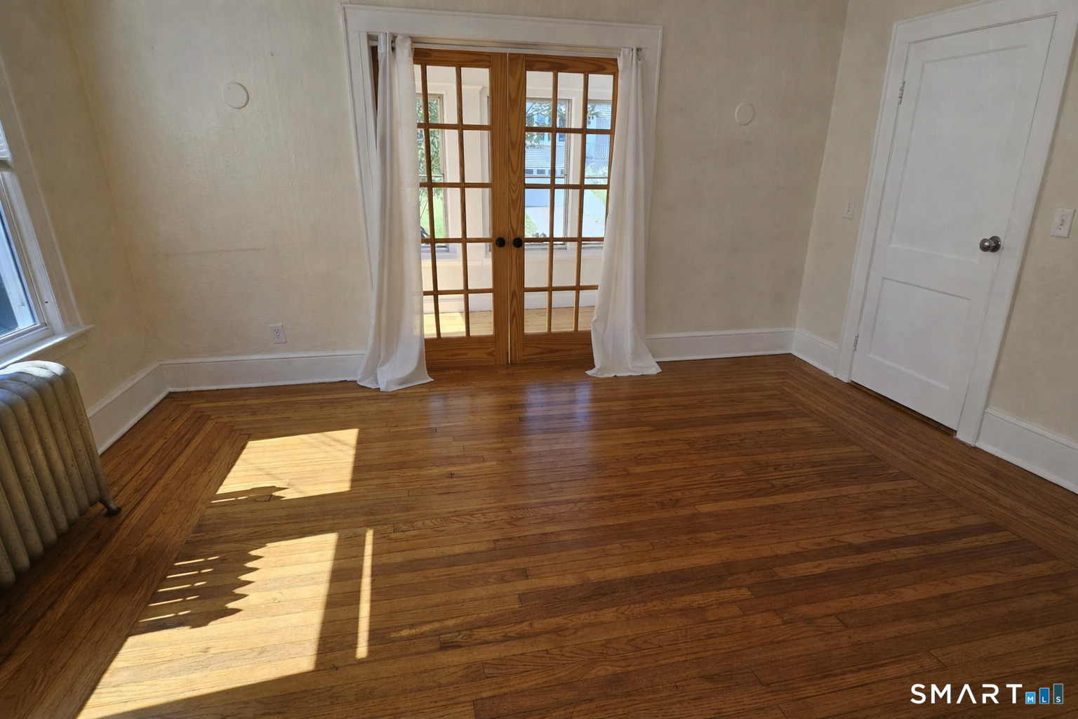 15 Bragaw Street photo 3
