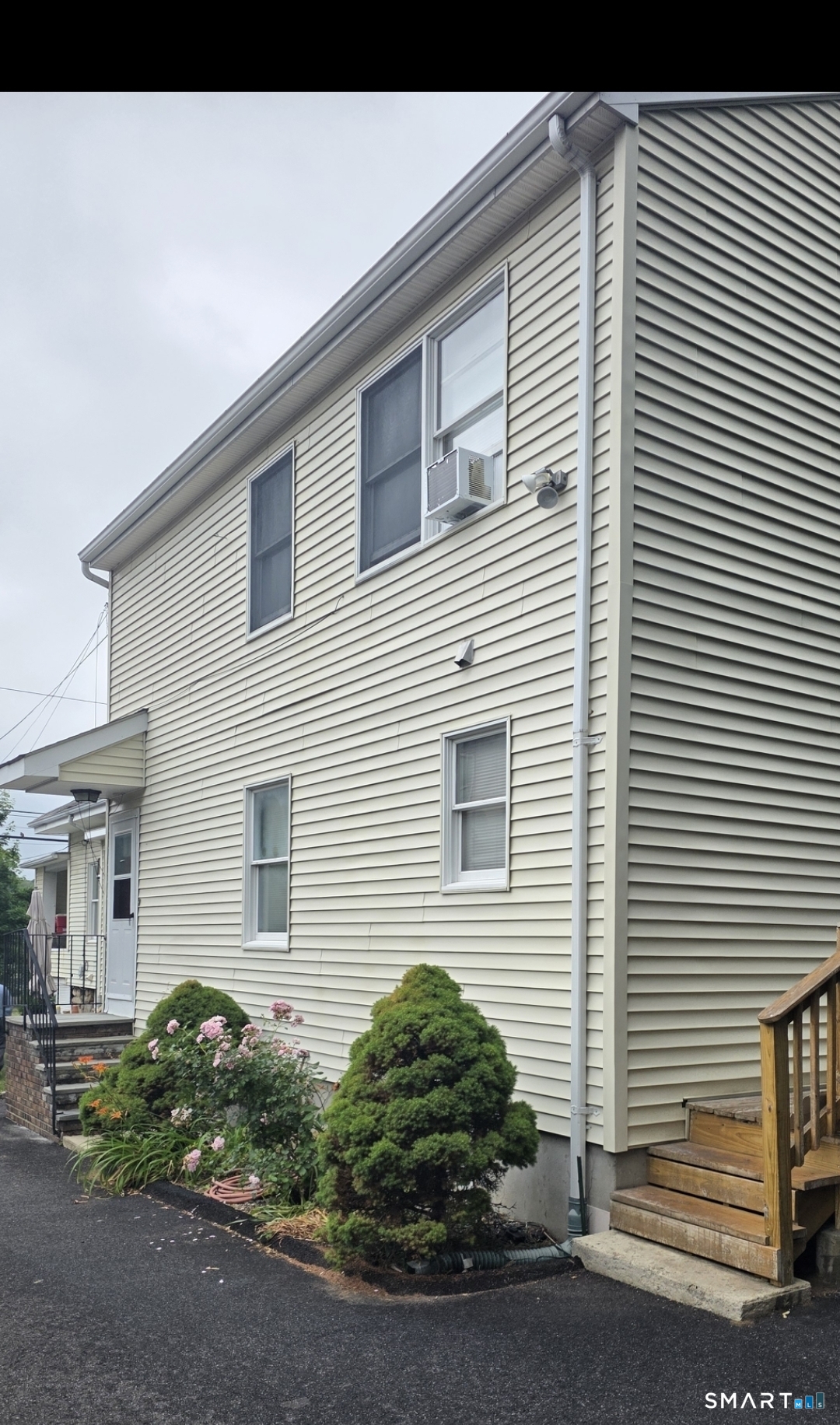 37 Waterbury Avenue, Stamford