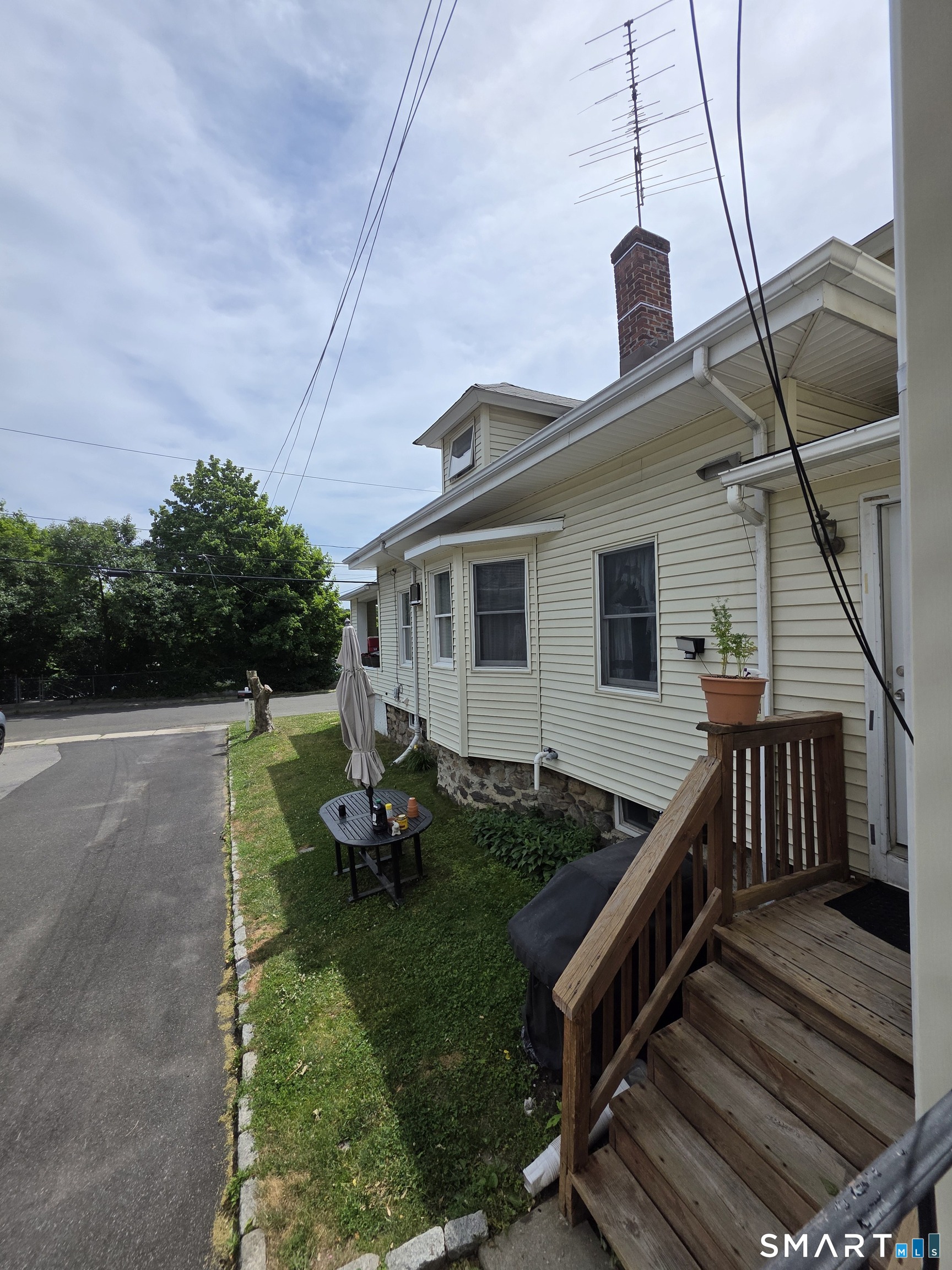 37 Waterbury Avenue, Stamford, Connecticut photo 5