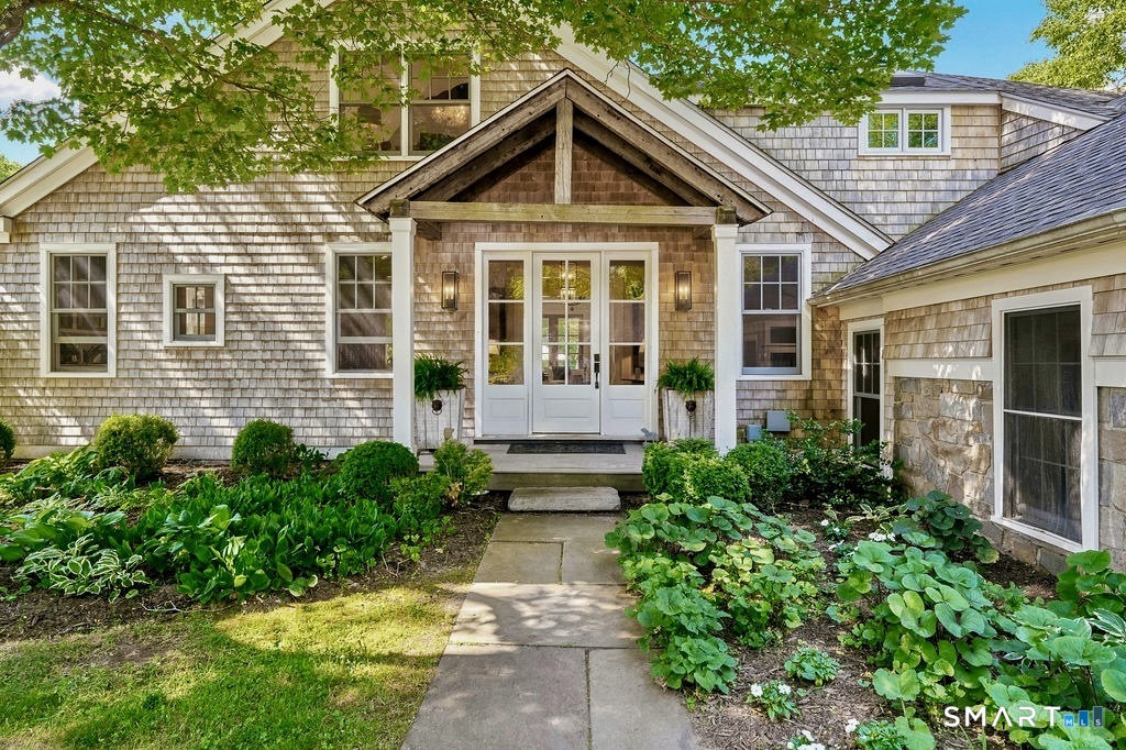 Homes for sale in Old Lyme, CT | 261 1 Grassy Hill Rd, Old Lyme, CT 06371 | MLS# 24185580