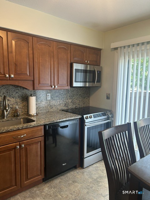 Homes for sale in Bloomfield, CT | 11 Woodland Ave #C, Bloomfield, CT 06002 | MLS# 24185207
