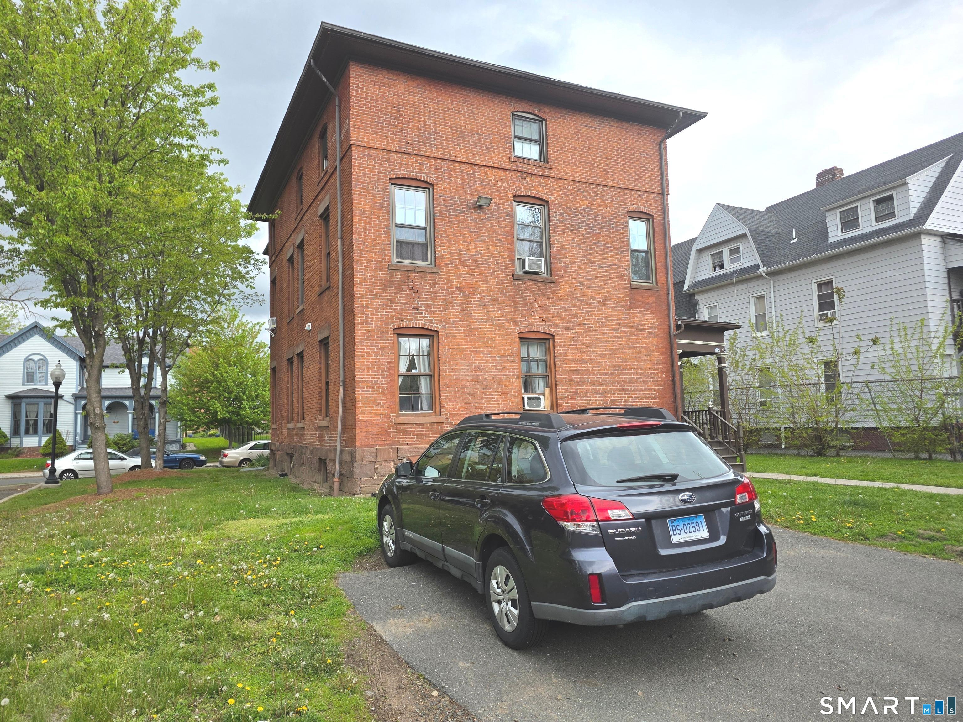 Homes for sale in Hartford, CT | 31 Alden St #B, Hartford, CT 06114 | MLS# 24185651