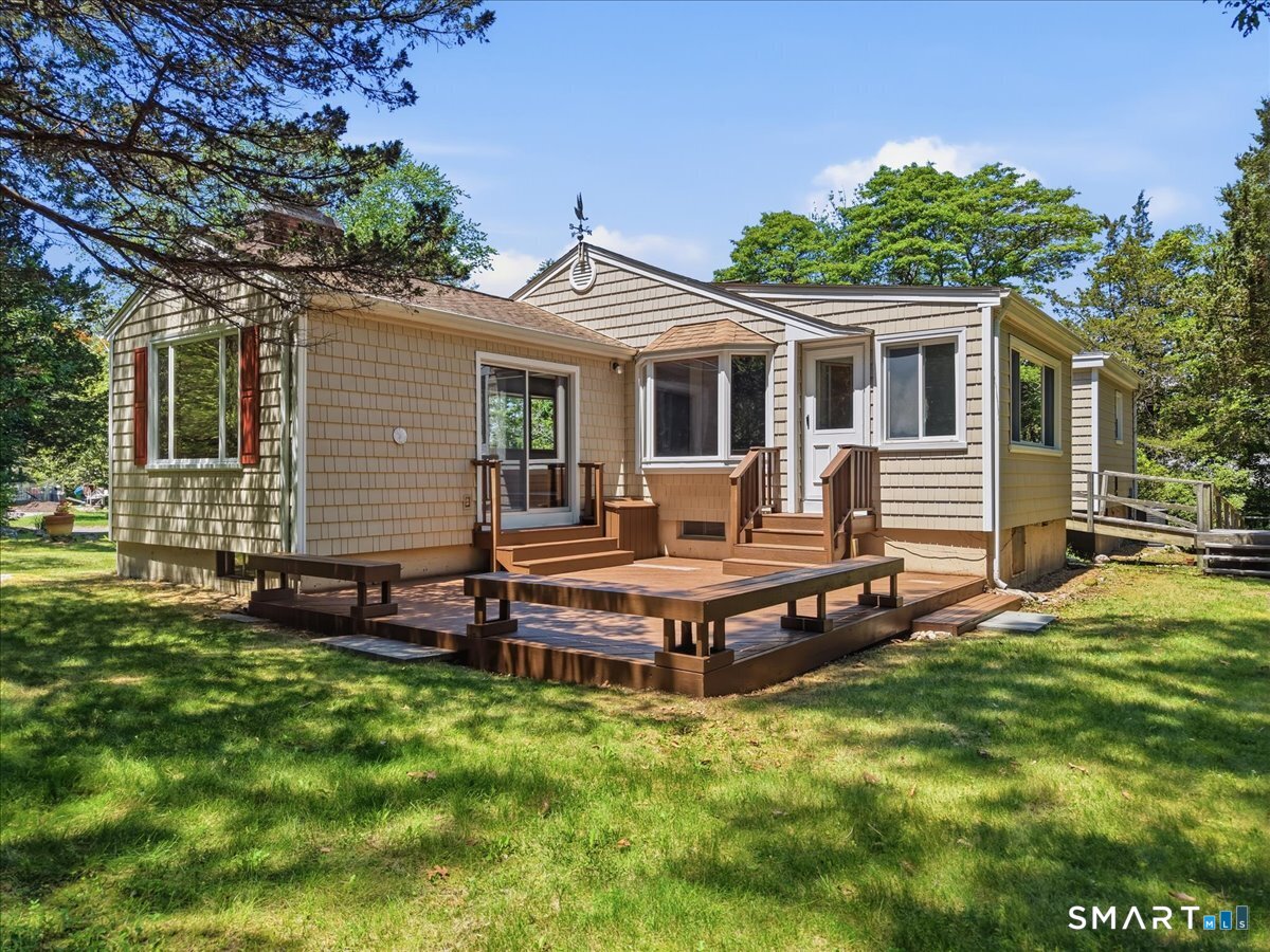 Homes for sale in East Lyme, CT | 8 Roxbury Ct, East Lyme, CT 06357 | MLS# 24185713
