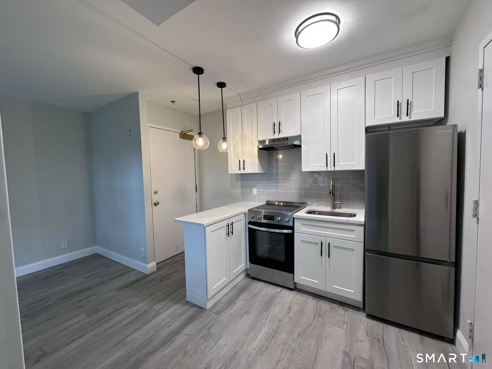 Homes for sale in Stamford, CT | 59 Courtland Ave #2T, Stamford, CT 06902 | MLS# 24183707