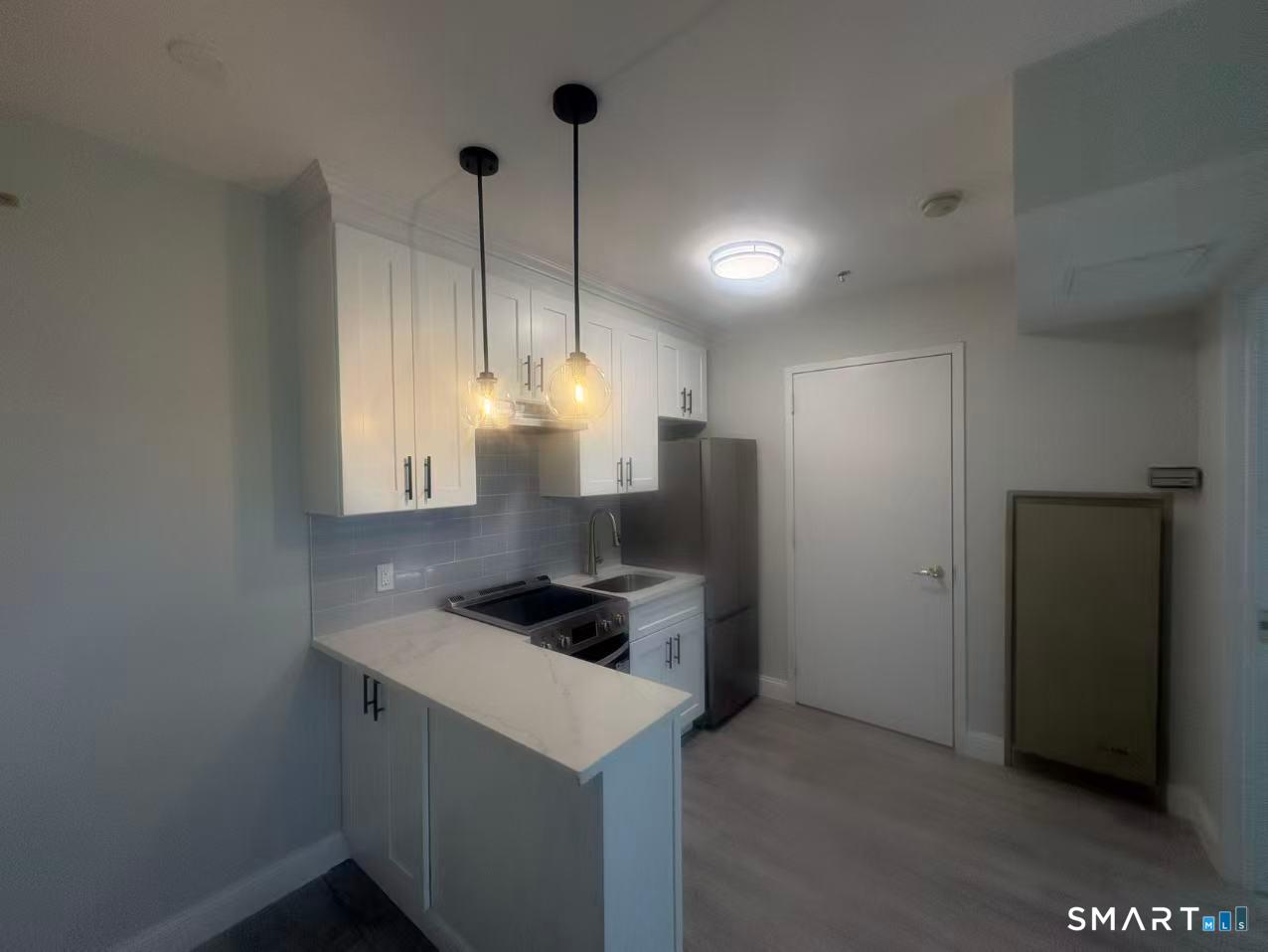 Homes for sale in Stamford, CT | 59 Courtland Ave #2T, Stamford, CT 06902 | MLS# 24183707