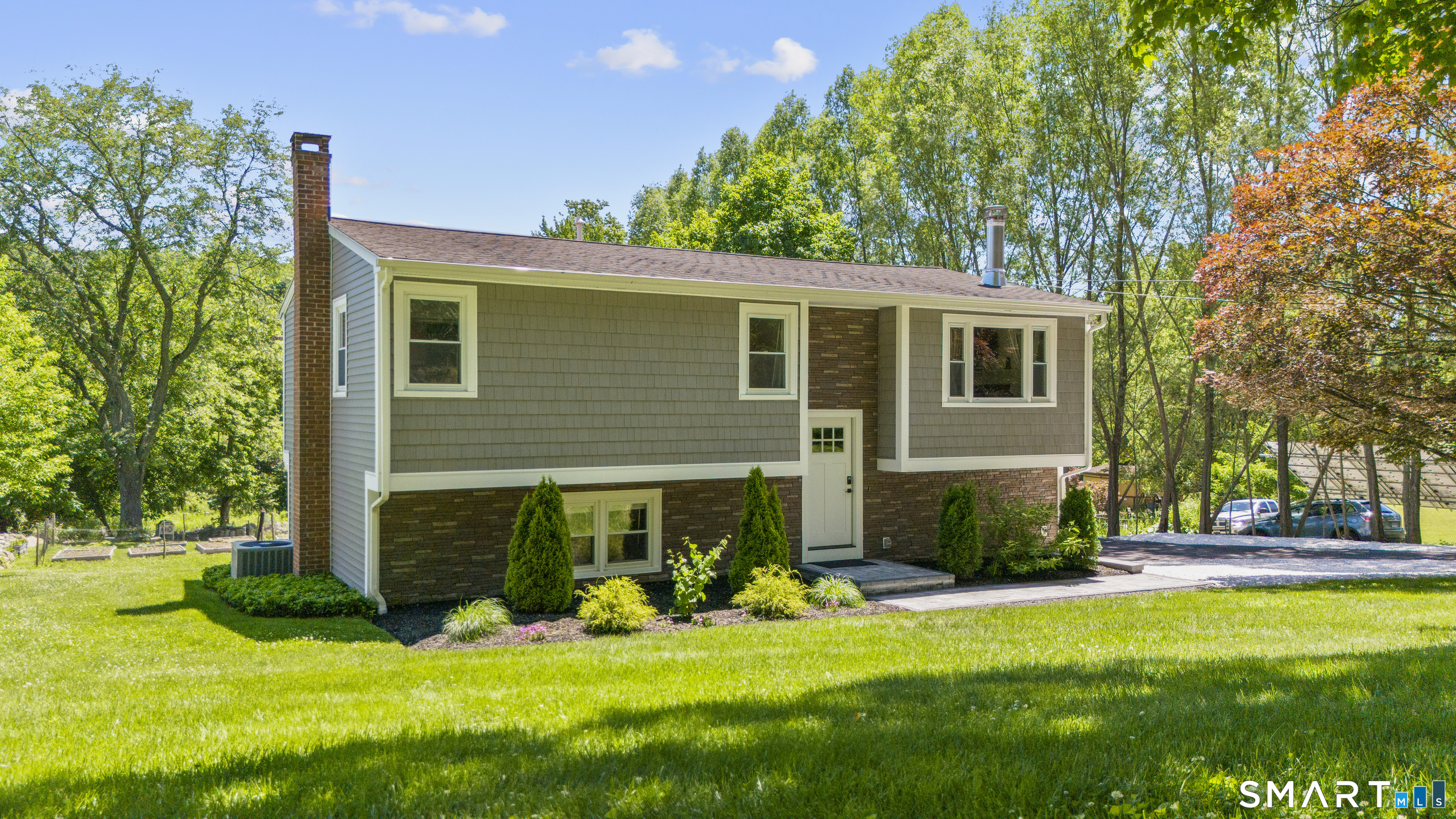 Homes for sale in New Milford, CT | 27 Town Farm Rd, New Milford, CT 06776 | MLS# 24185706