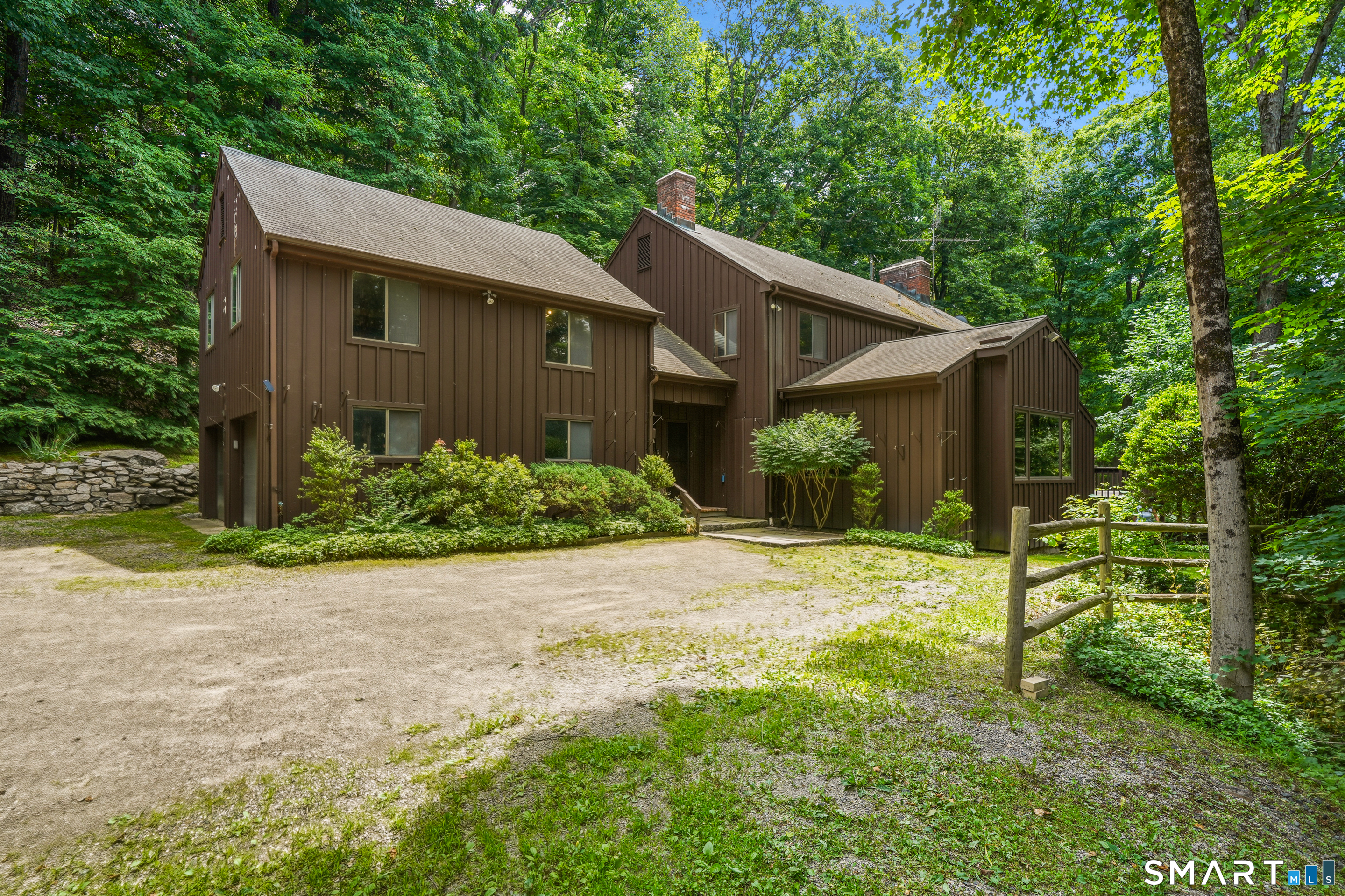 Homes for sale in Weston, CT | 5 Newtown Turnpike, Weston, CT 06883 | MLS# 24162524
