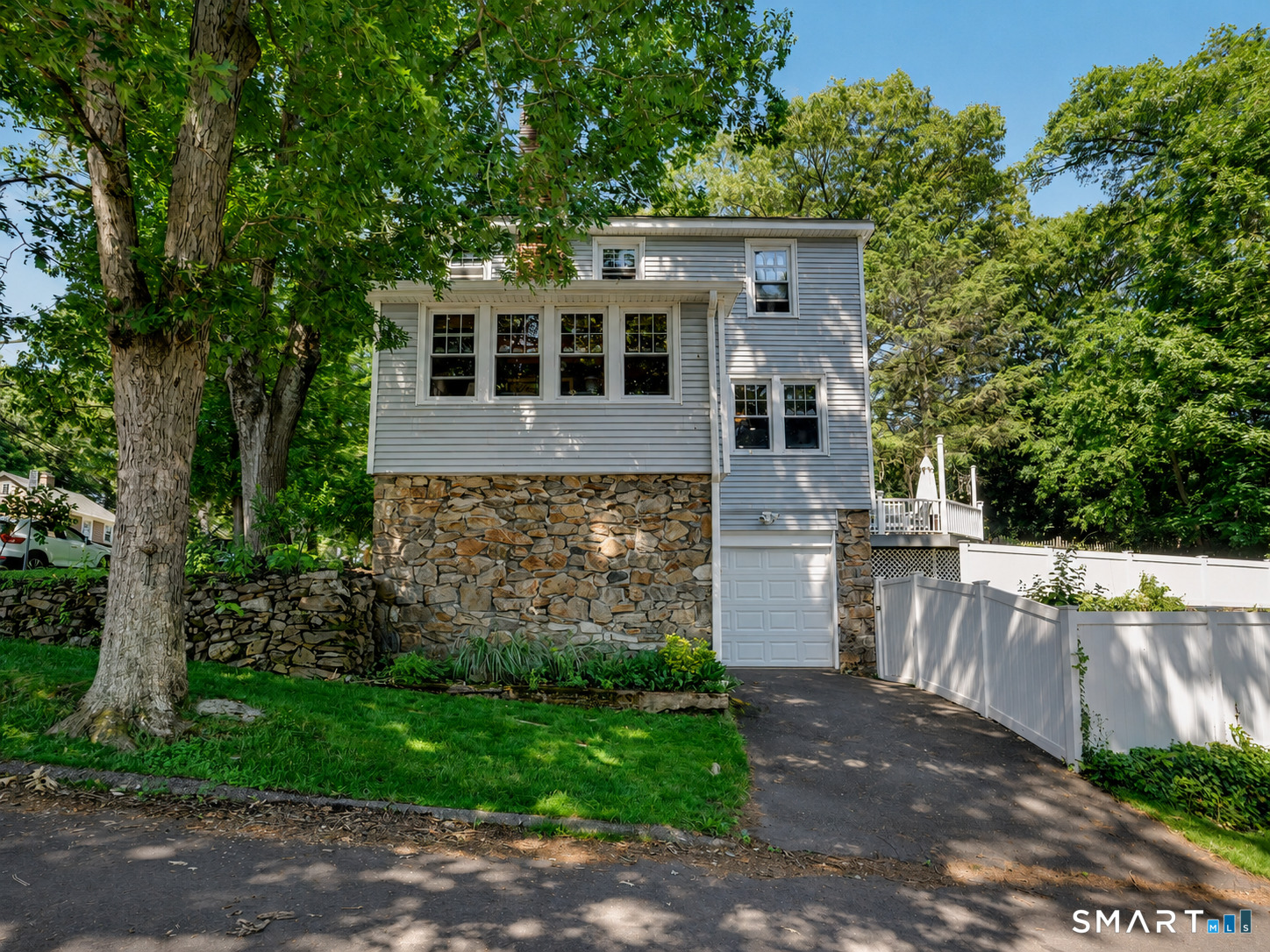 Homes for sale in Stamford, CT | 107 Knapp St, Stamford, CT 06907 | MLS# 24181037