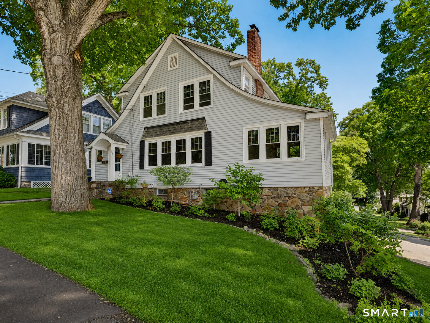 Homes for sale in Stamford, CT | 107 Knapp St, Stamford, CT 06907 | MLS# 24181037