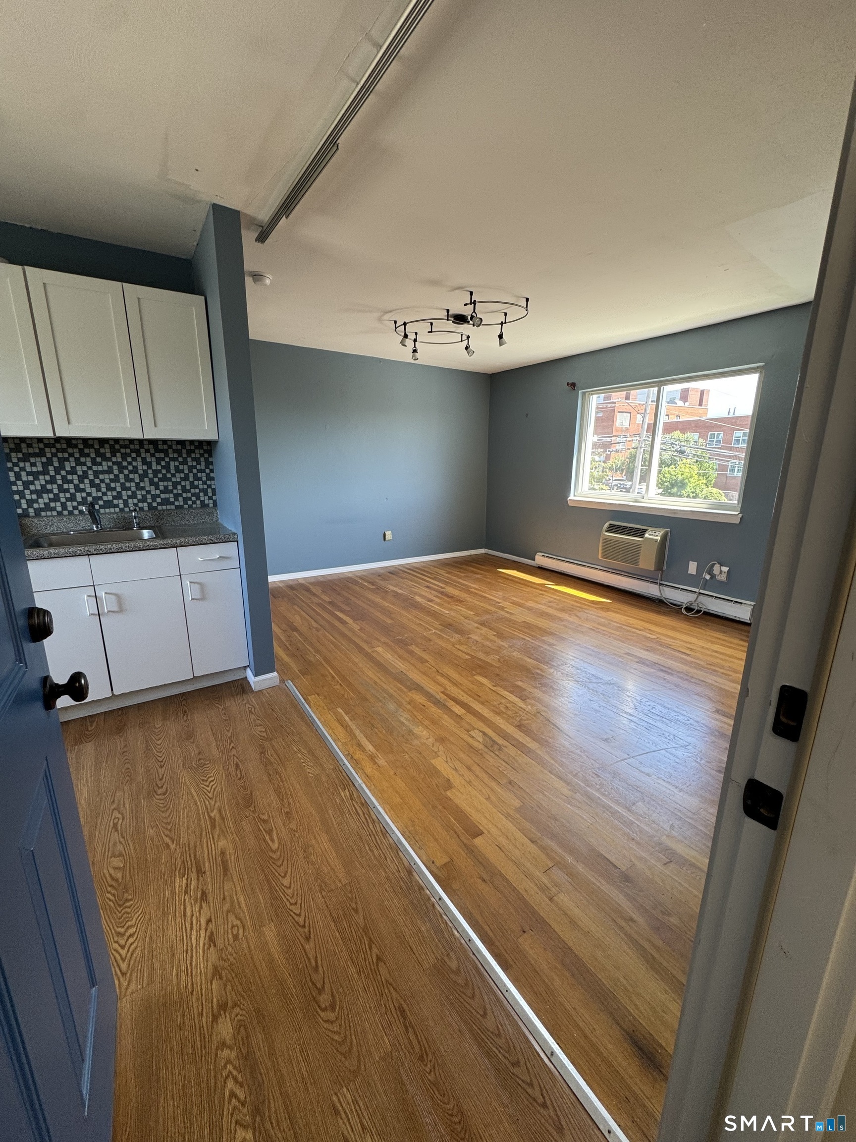 36 Woodbury Avenue, Norwalk, Connecticut photo 1