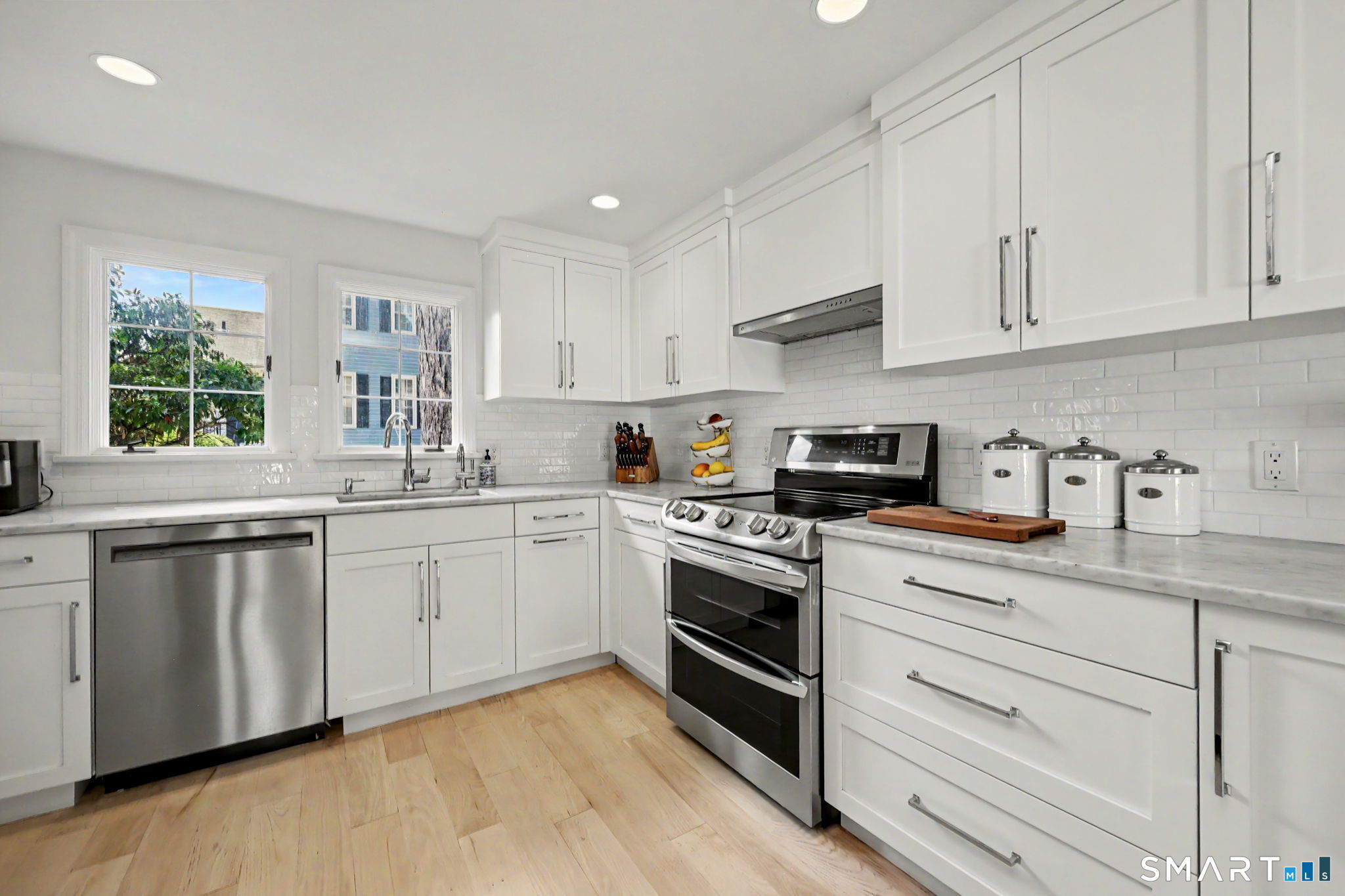140 East Avenue, New Canaan, Connecticut photo 2